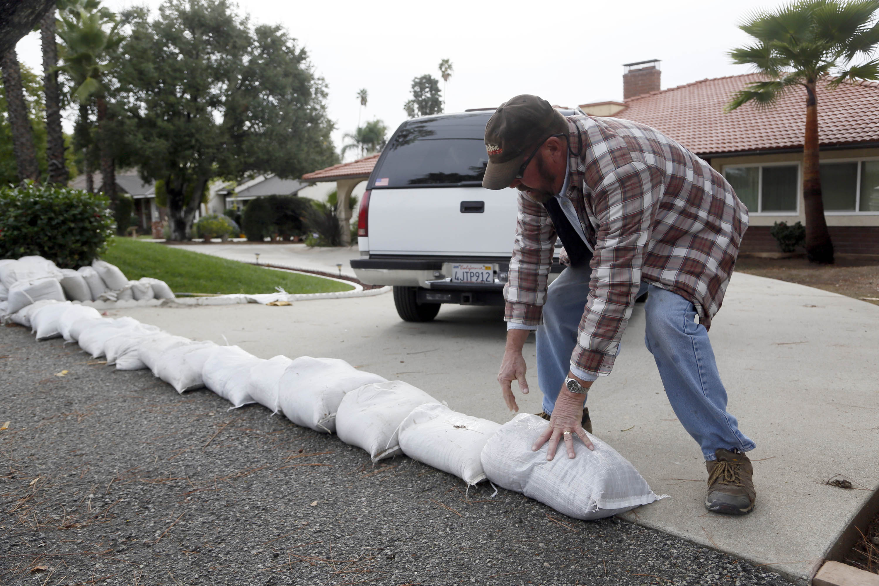 California rain brings mudslide fears, evacuations