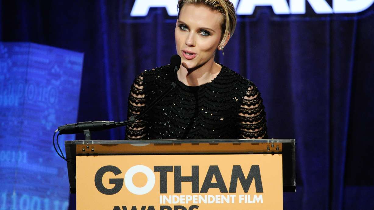 Scarlett Johansson weds in secret Montana ceremony