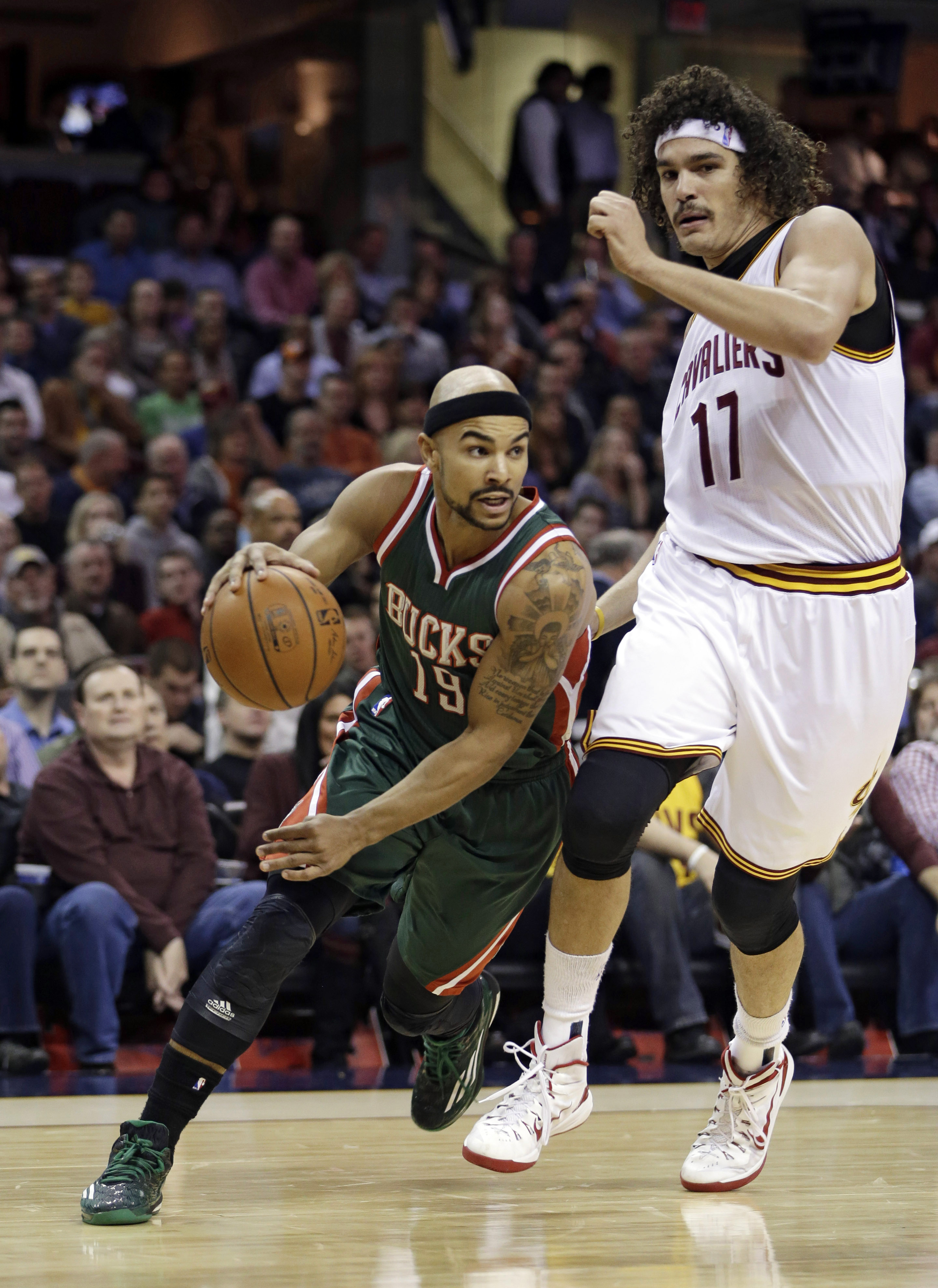 Miller sparks Cavs over young Bucks 111-108