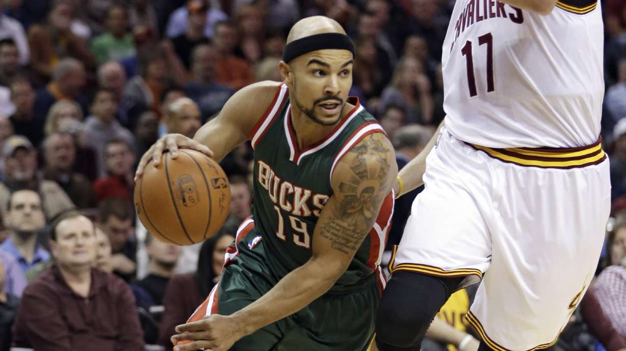 Miller sparks Cavs over young Bucks 111-108