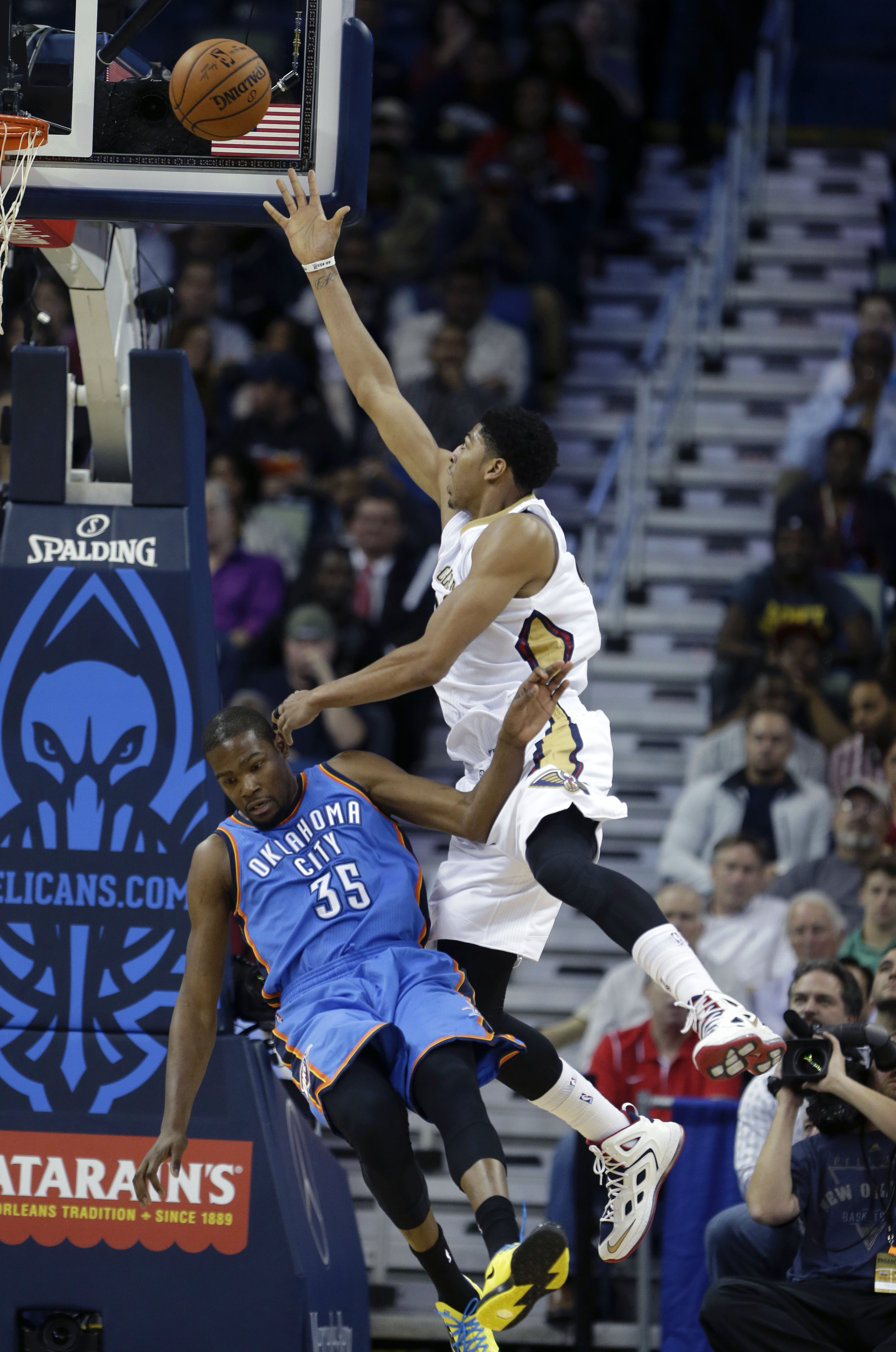 Durant returns, but Pelicans down Thunder 112-104