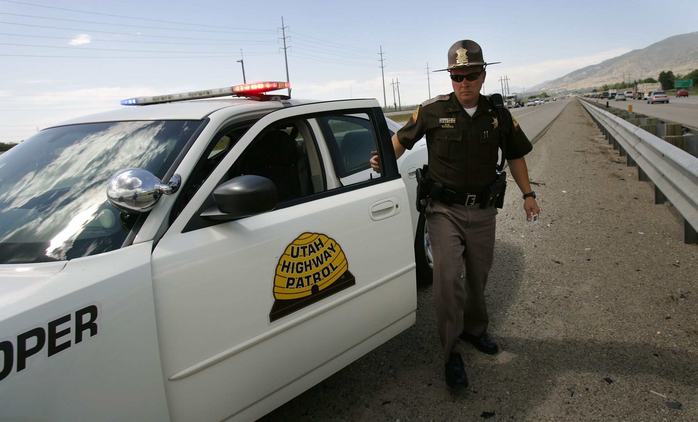 Woman hit construction worker on I-215, UHP says