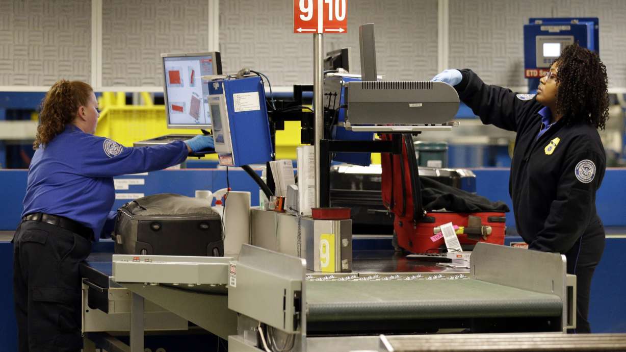 TSA reviewing long lines at Chicago airport