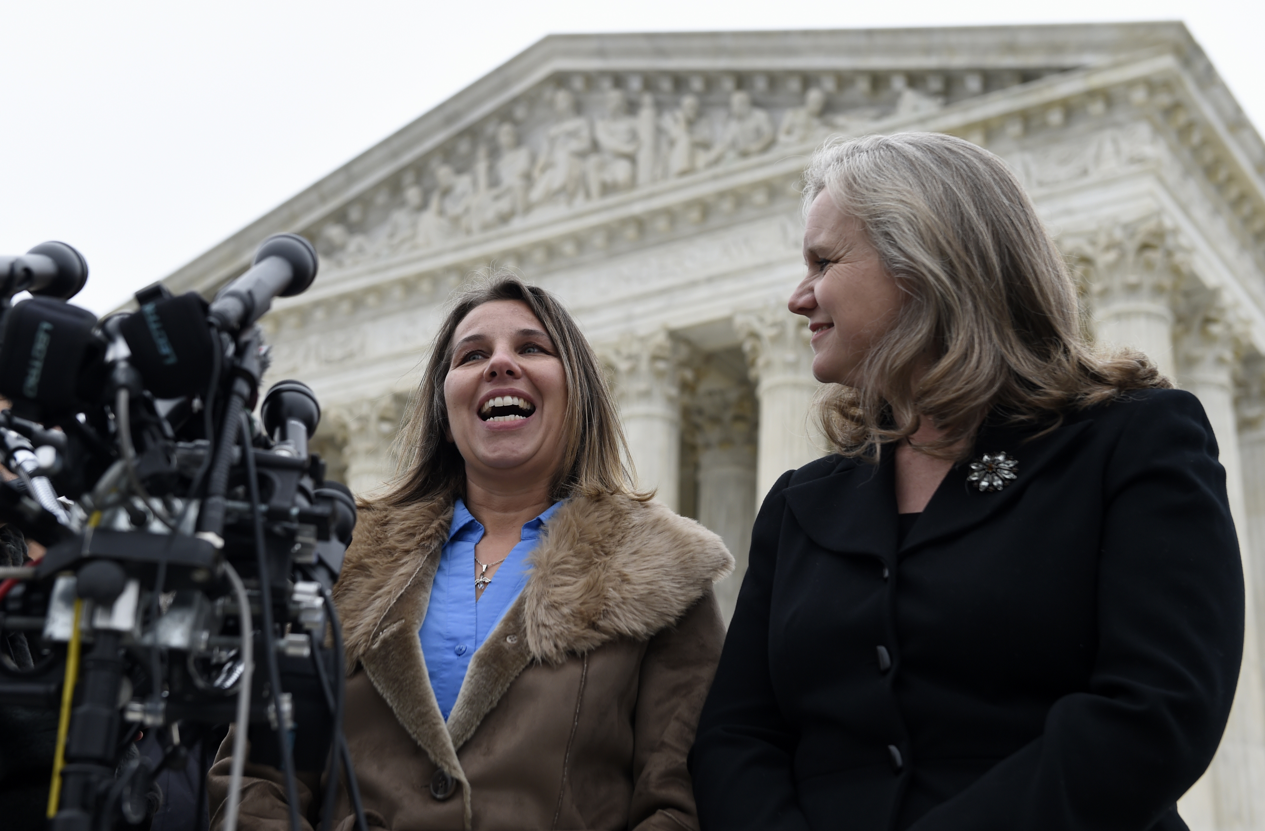 Justices weigh bias claim of pregnant UPS driver