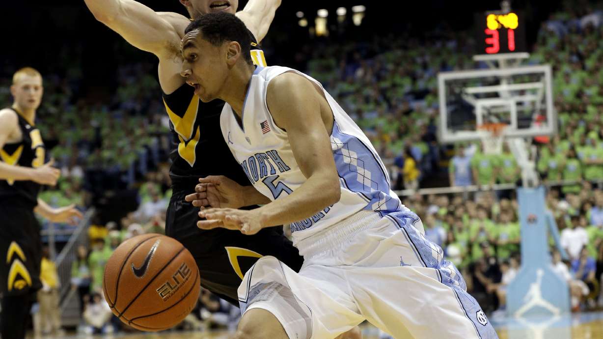 Iowa upsets No. 12 North Carolina, 60-55