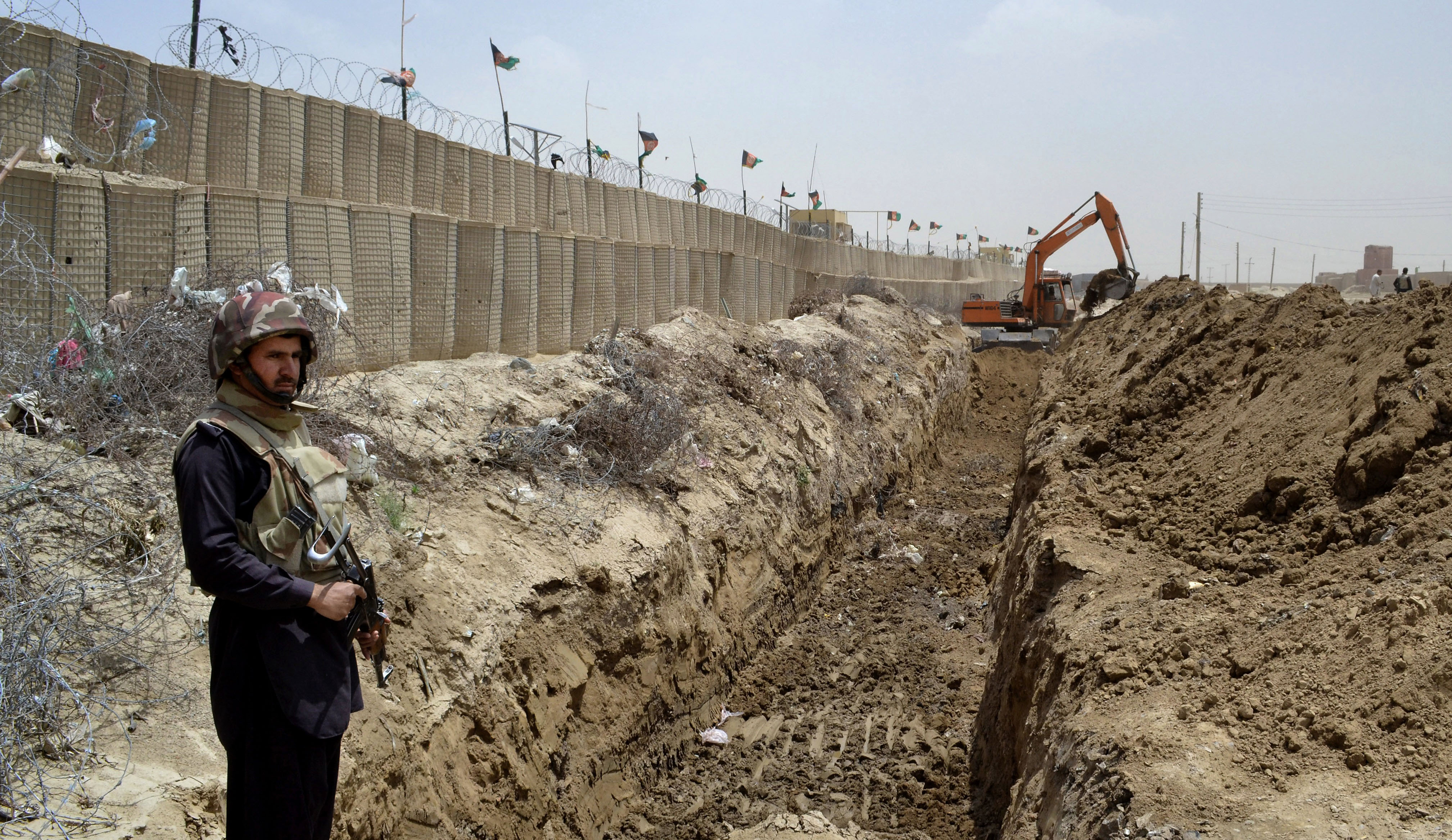 Pakistan trench along Afghan border enrages Kabul