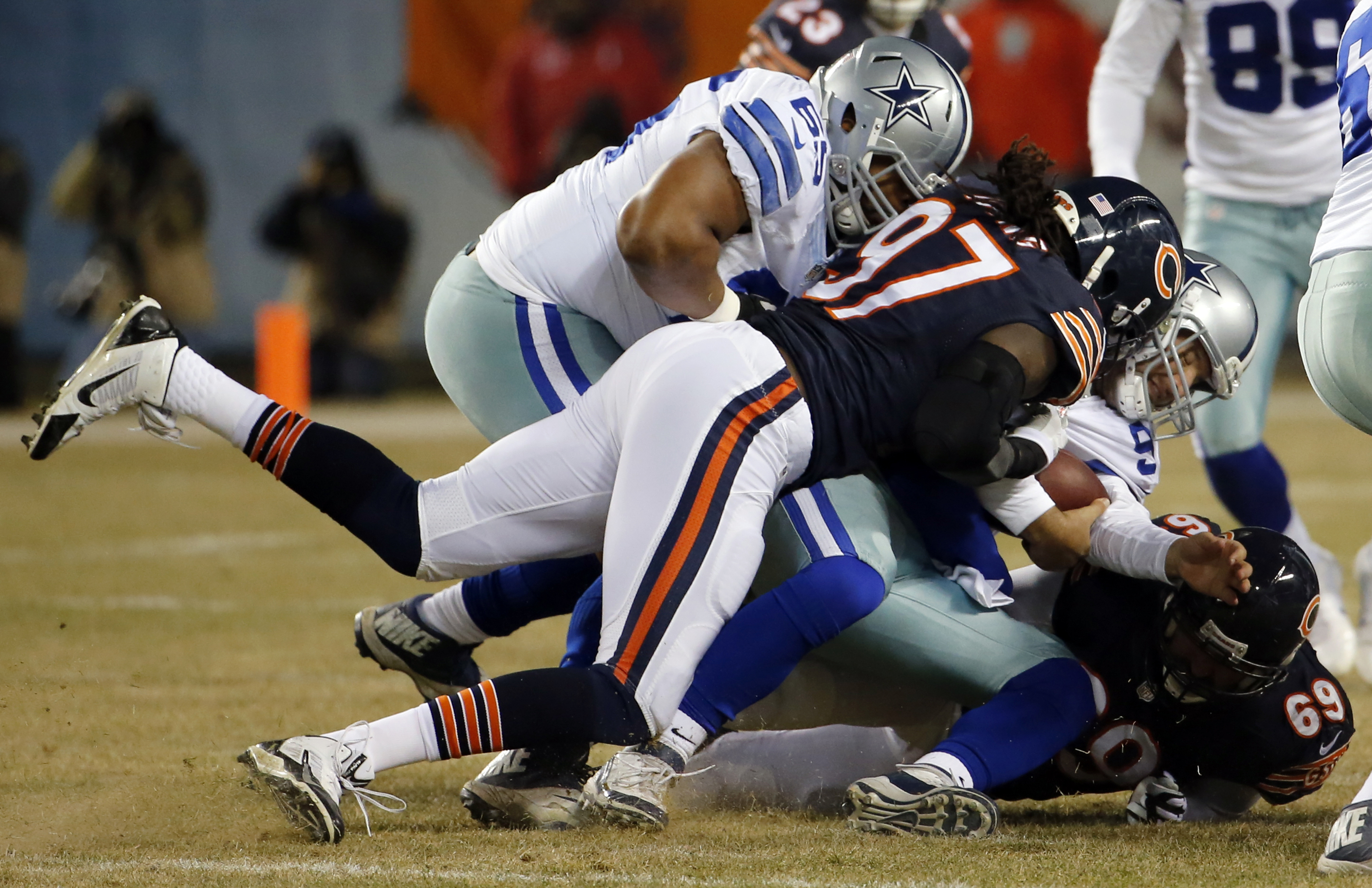 Murray, Romo lead Cowboys over Bears 41-28