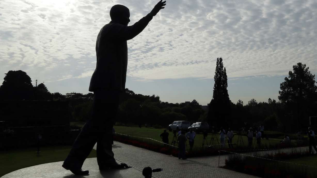South Africans mark anniversary of Mandela's death