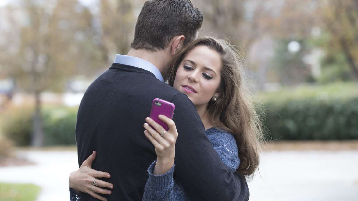 Study: 74 percent of women say phones interfere with romance