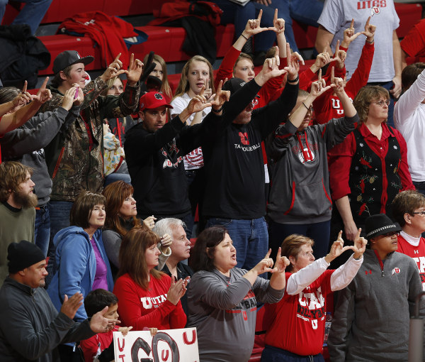 Utah volleyball earns first Pac-12 win of the season 3-2 over California