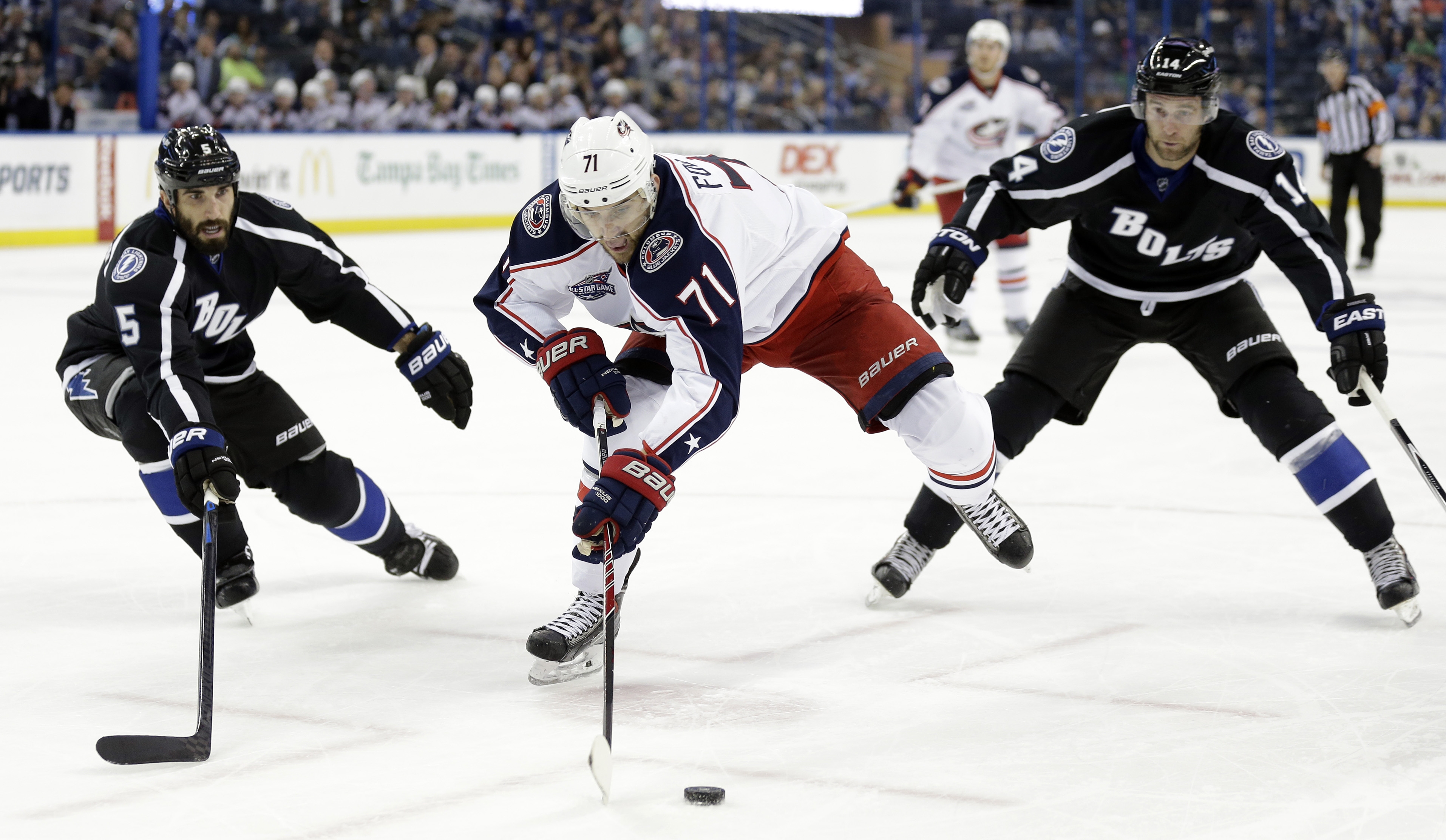 Bobrovsky leads Blue Jackets past Lightning