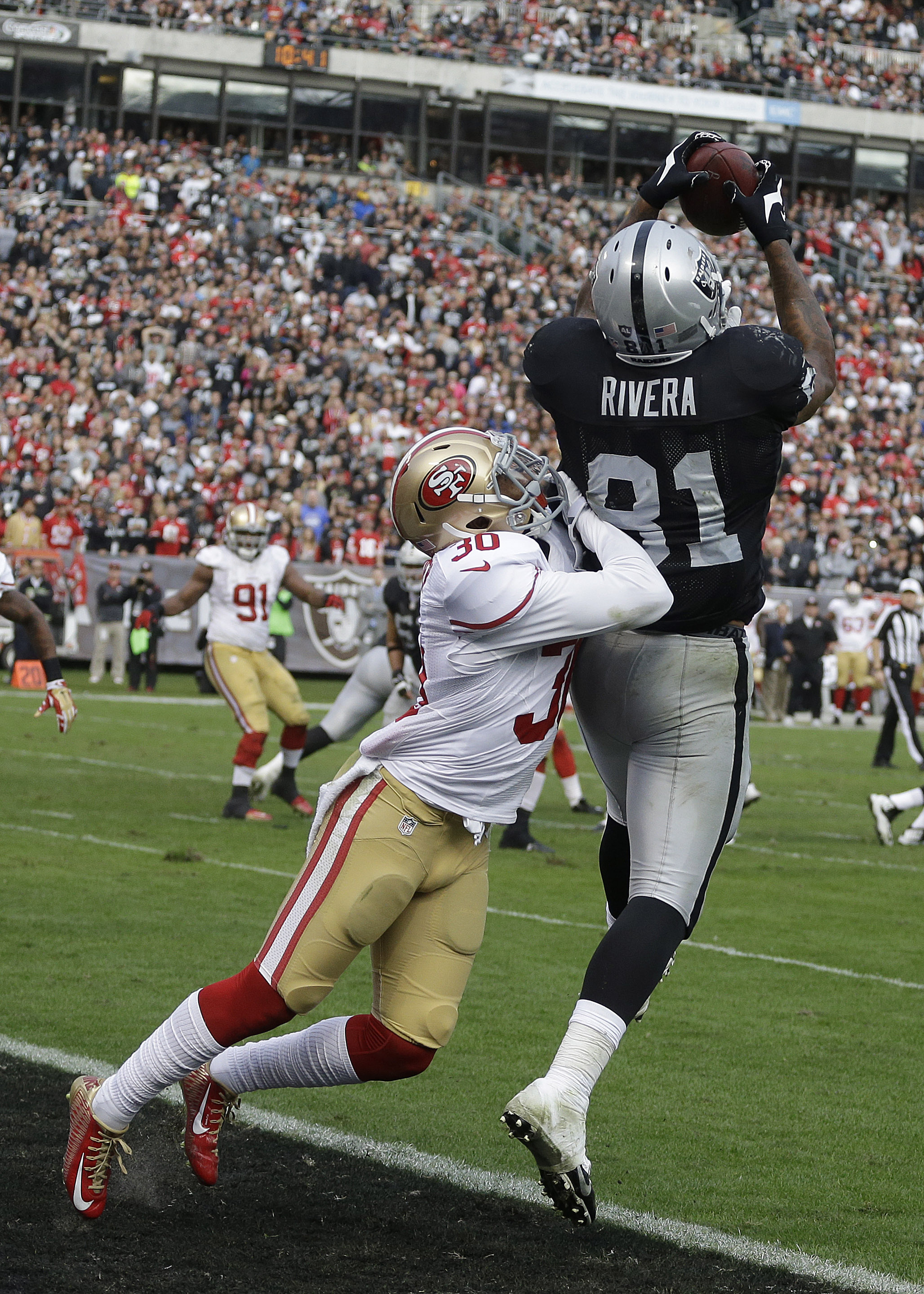 Raiders shock 49ers 24-13 in Battle of the Bay