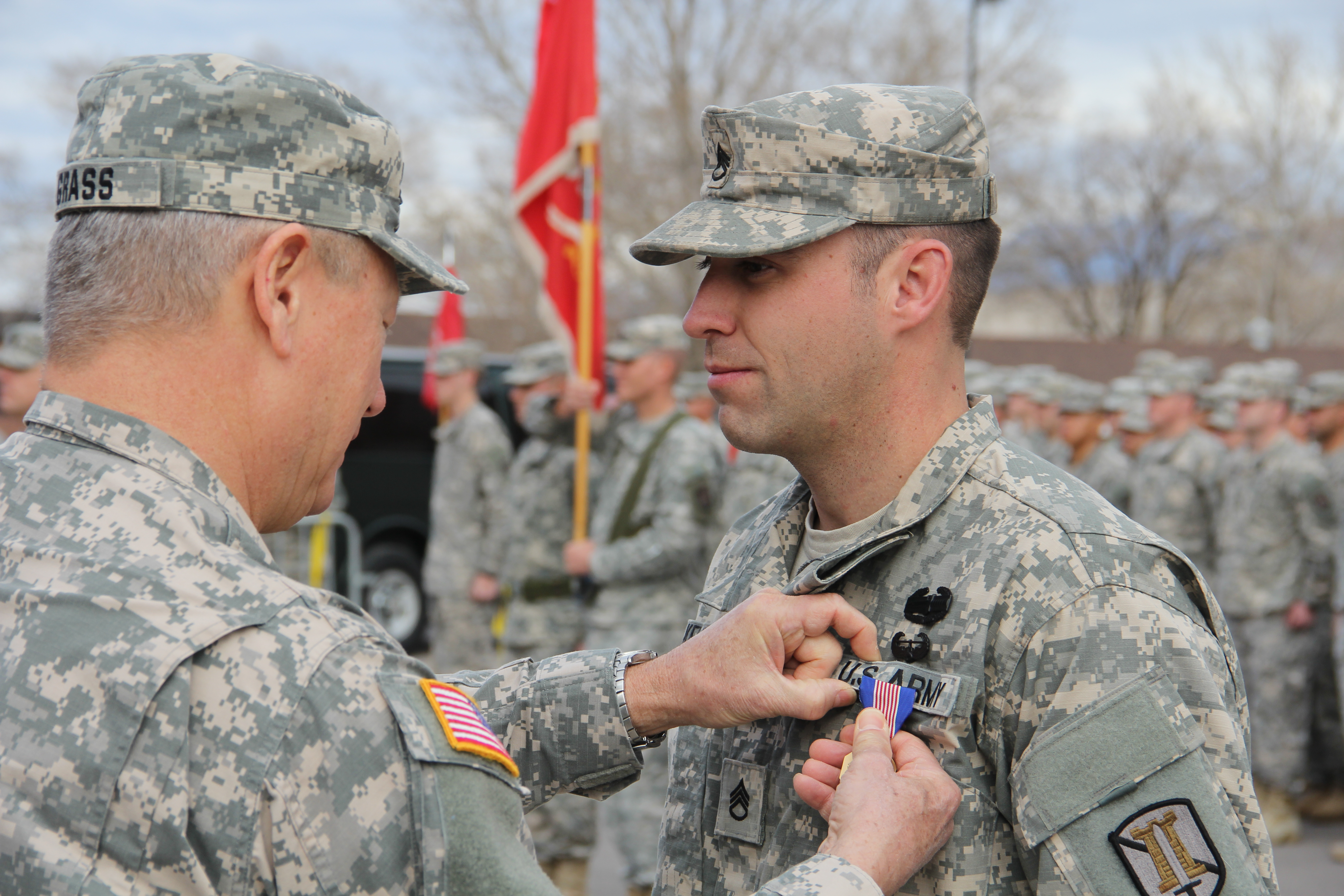 Utah National Guard staff sergeant receives award after saving 3 people from plane crash