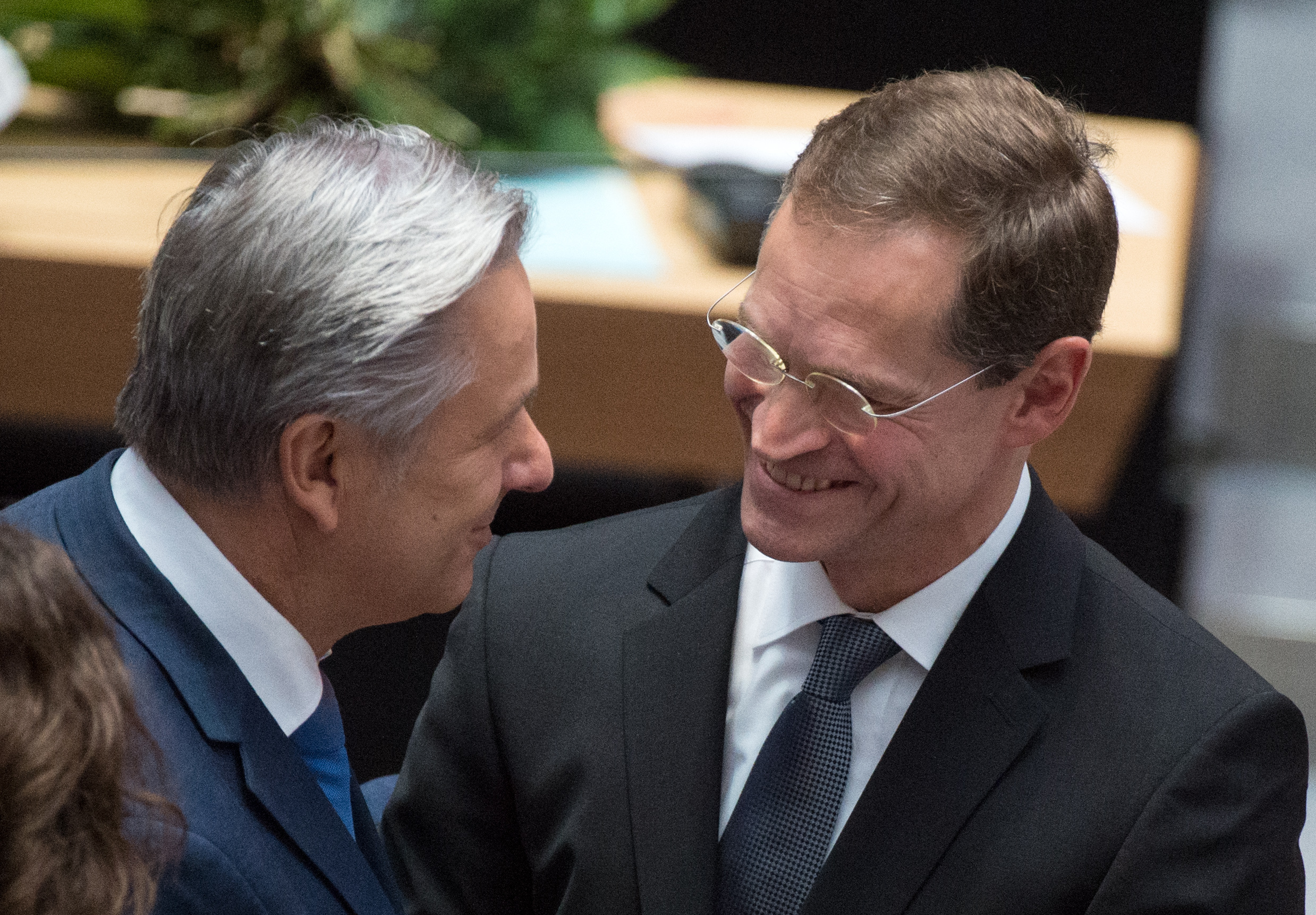 Berlin gets new mayor, inheriting airport headache