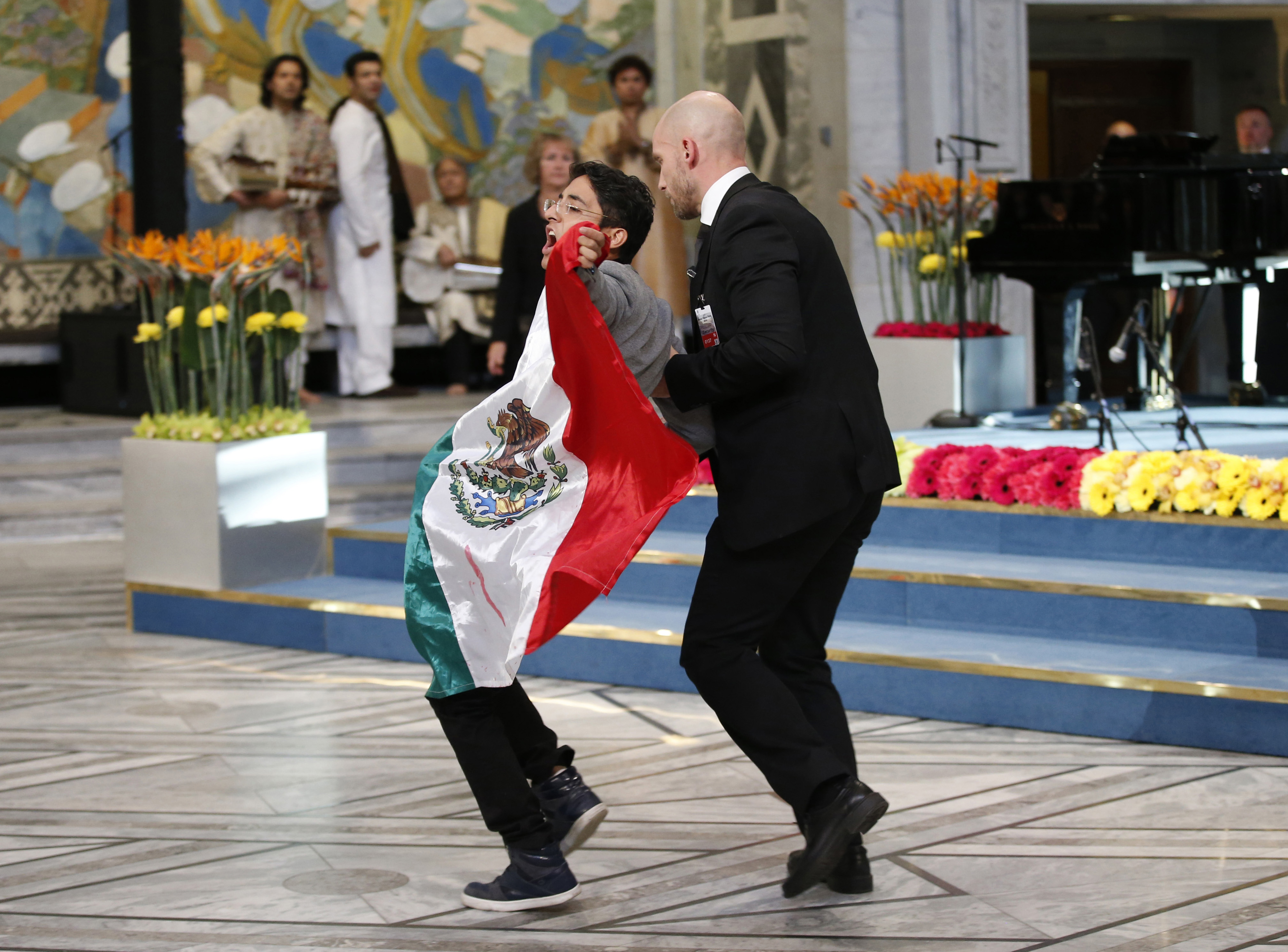 Malala sympathetic to Mexican protester at Nobels