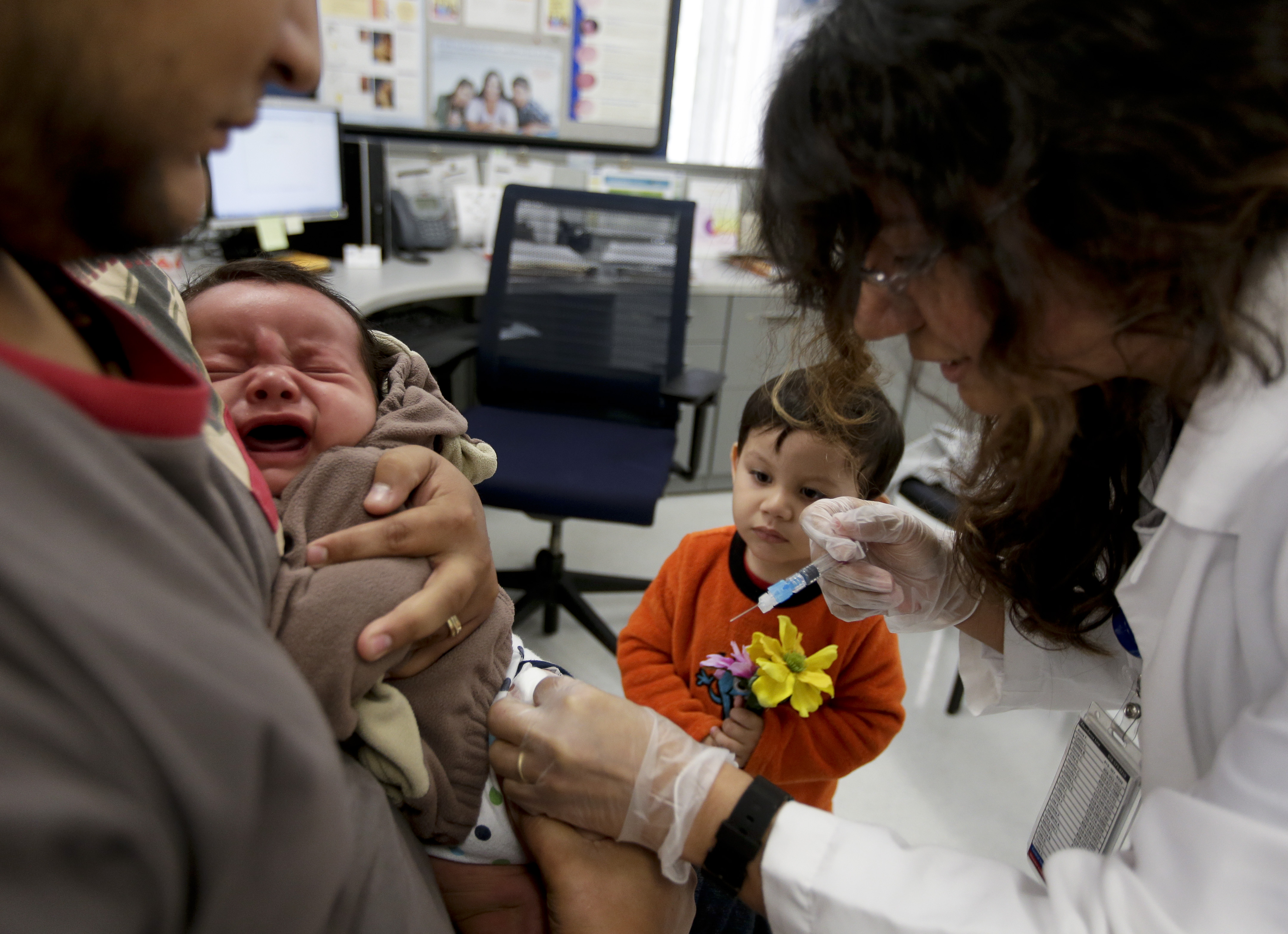 California battles whooping cough epidemic