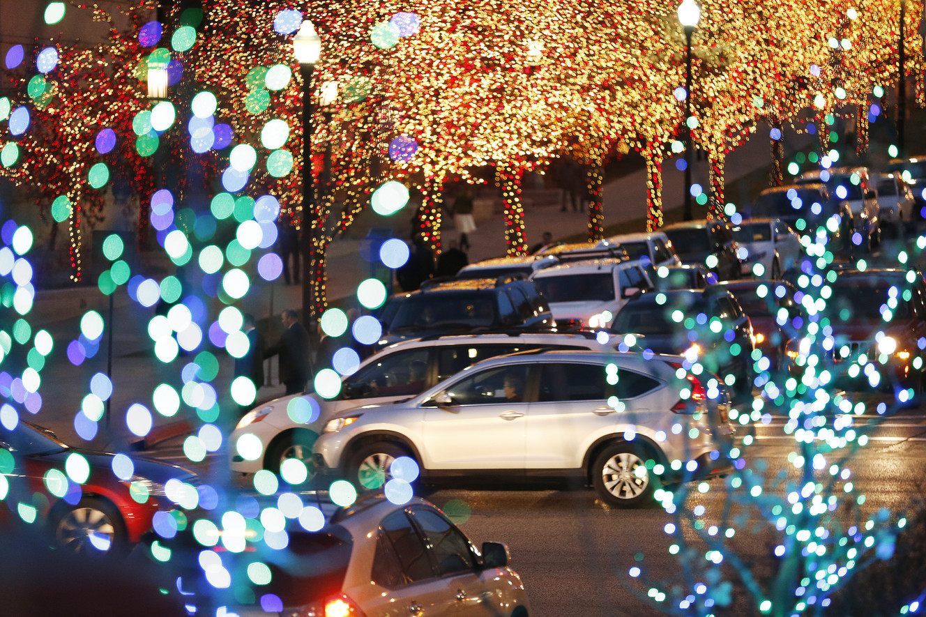 Christmas lights, activities bring throngs to downtown Salt Lake City ...