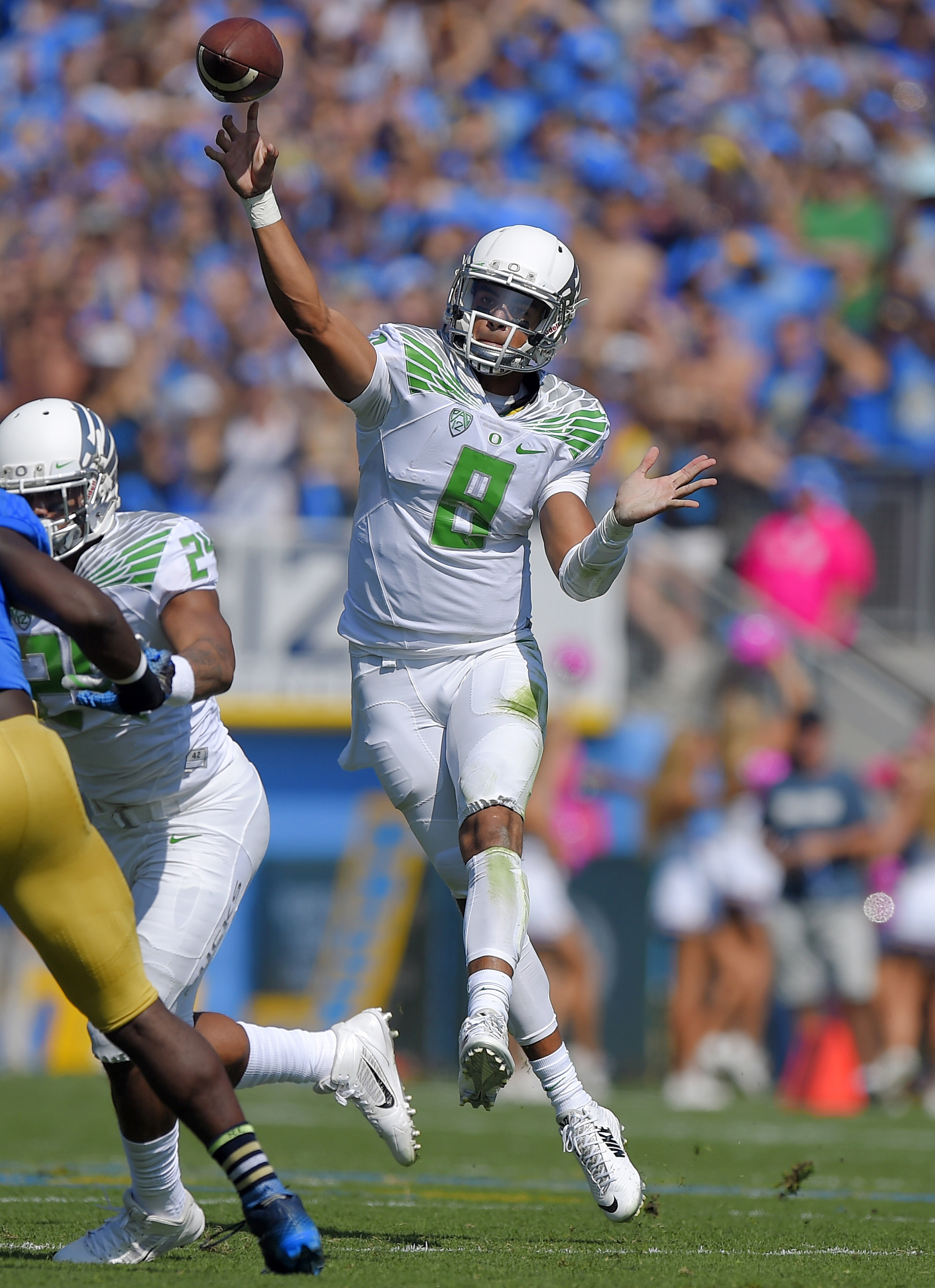 Oregon QB Mariota big winner at awards show