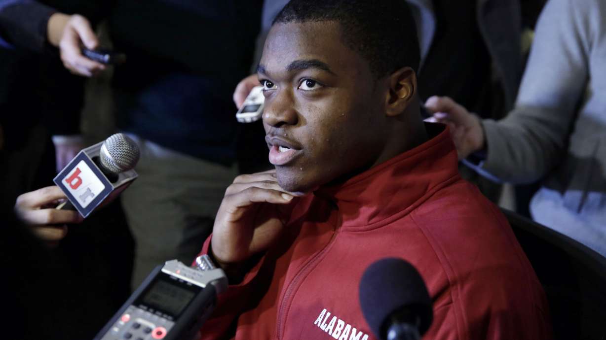 Scandal-free Heisman ceremony focused on football