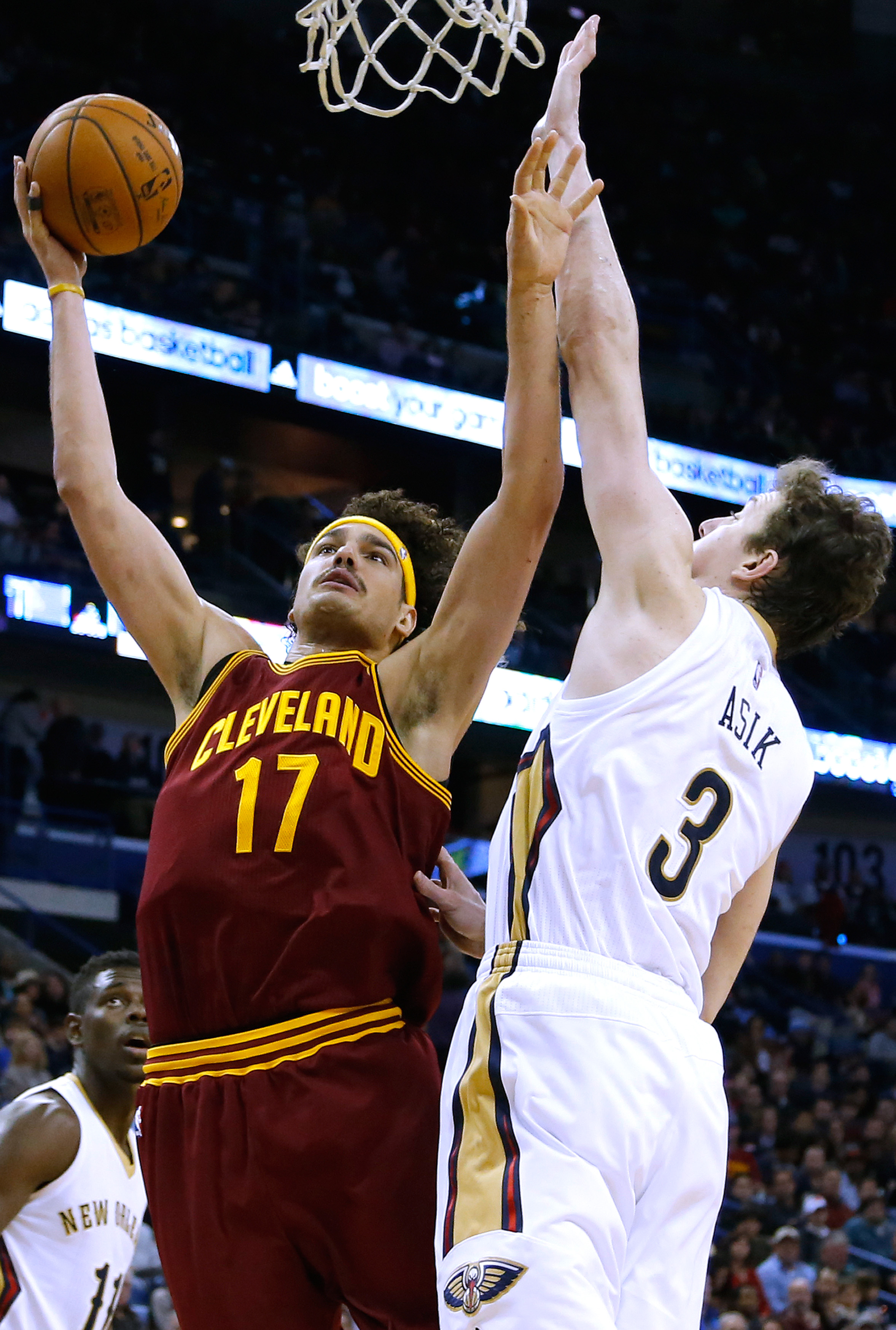 James returns, but Pelicans beat Cavaliers 119-114
