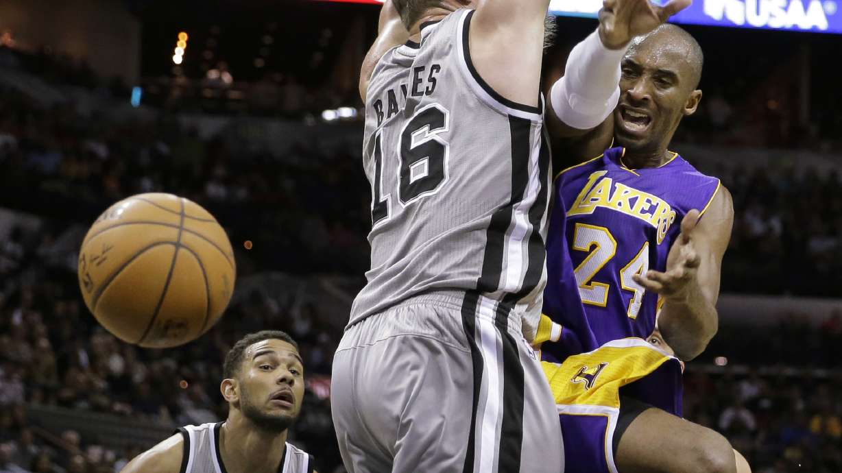 Kobe, Lakers beat Spurs in OT on Young's 3