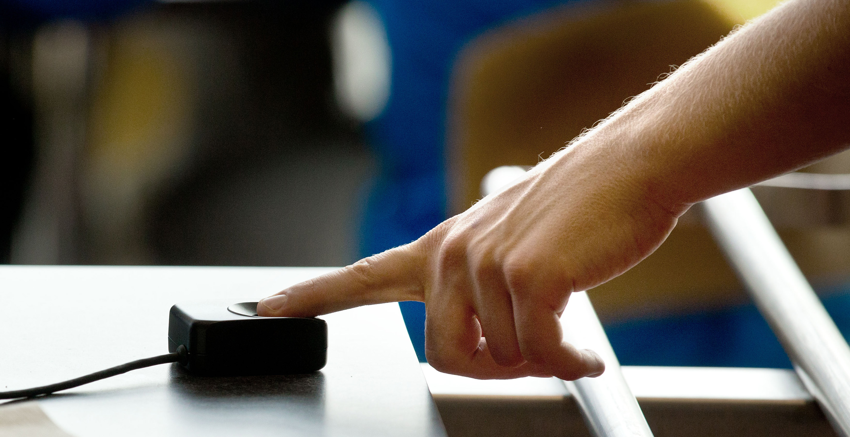 Students buy lunches using finger scanner