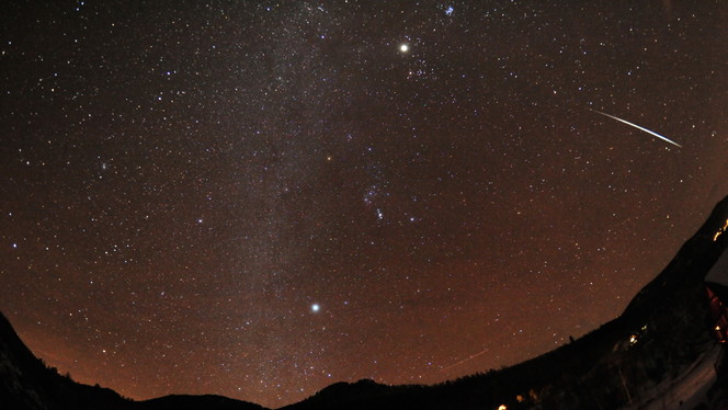 La "mejor" lluvia de meteoritos llega a su pico esta noche; tiene una cita con el cielo