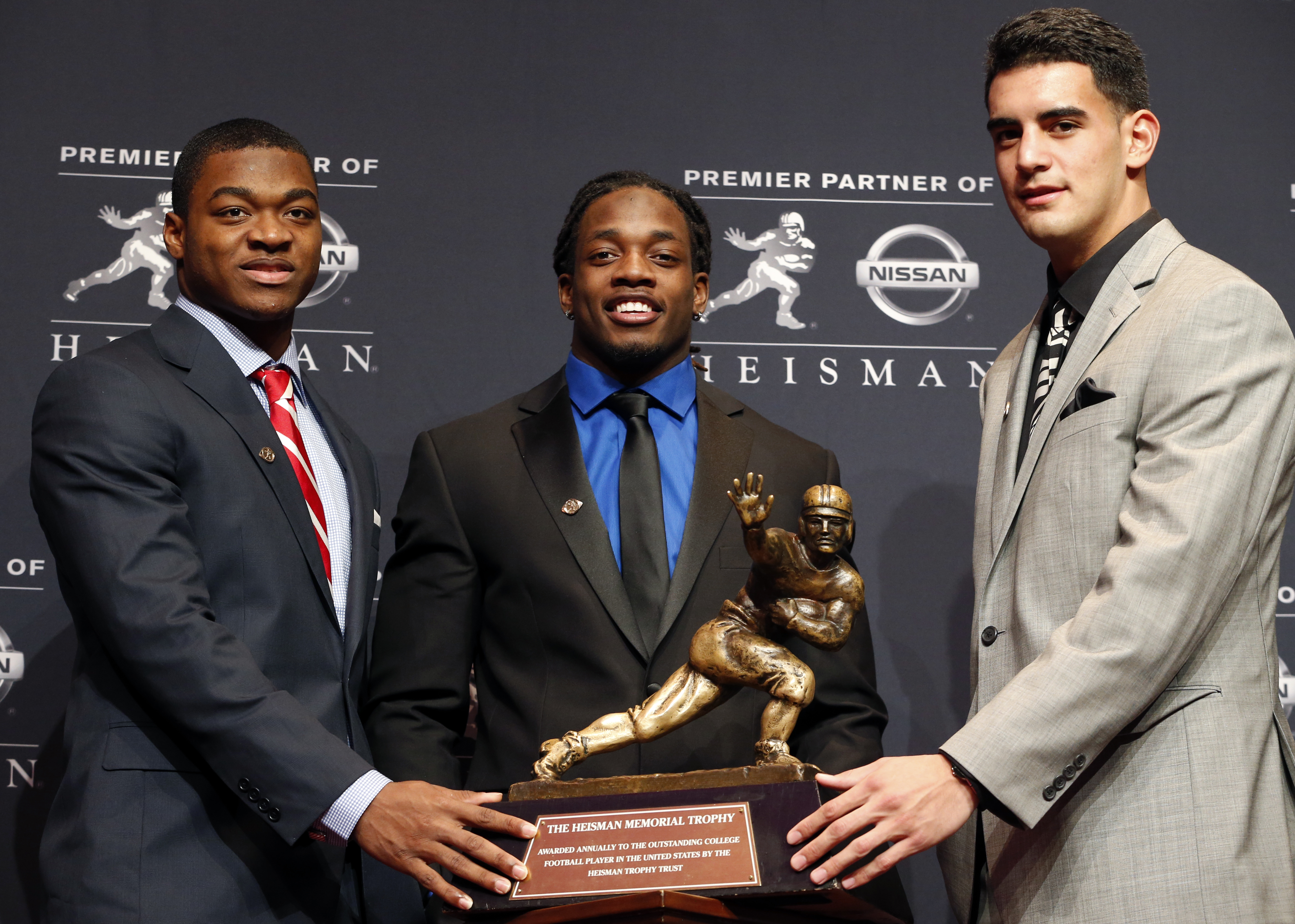 Oregon QB Marcus Mariota wins Heisman Trophy