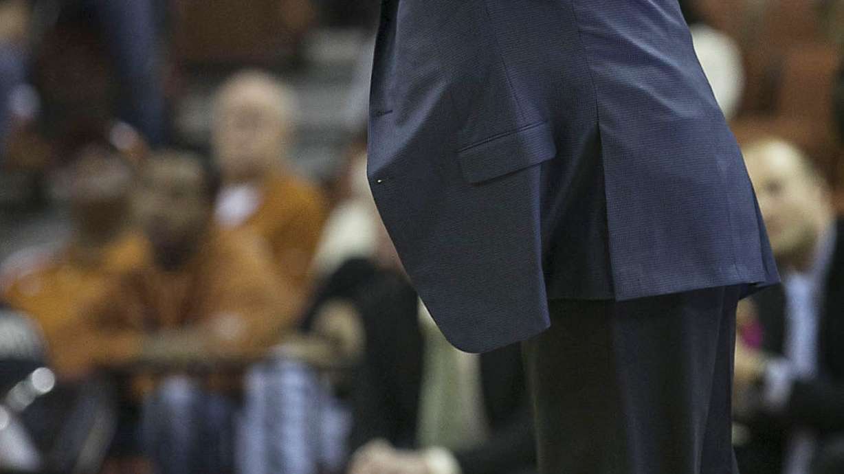 Defense propels No. 8 Texas over Texas State 59-27