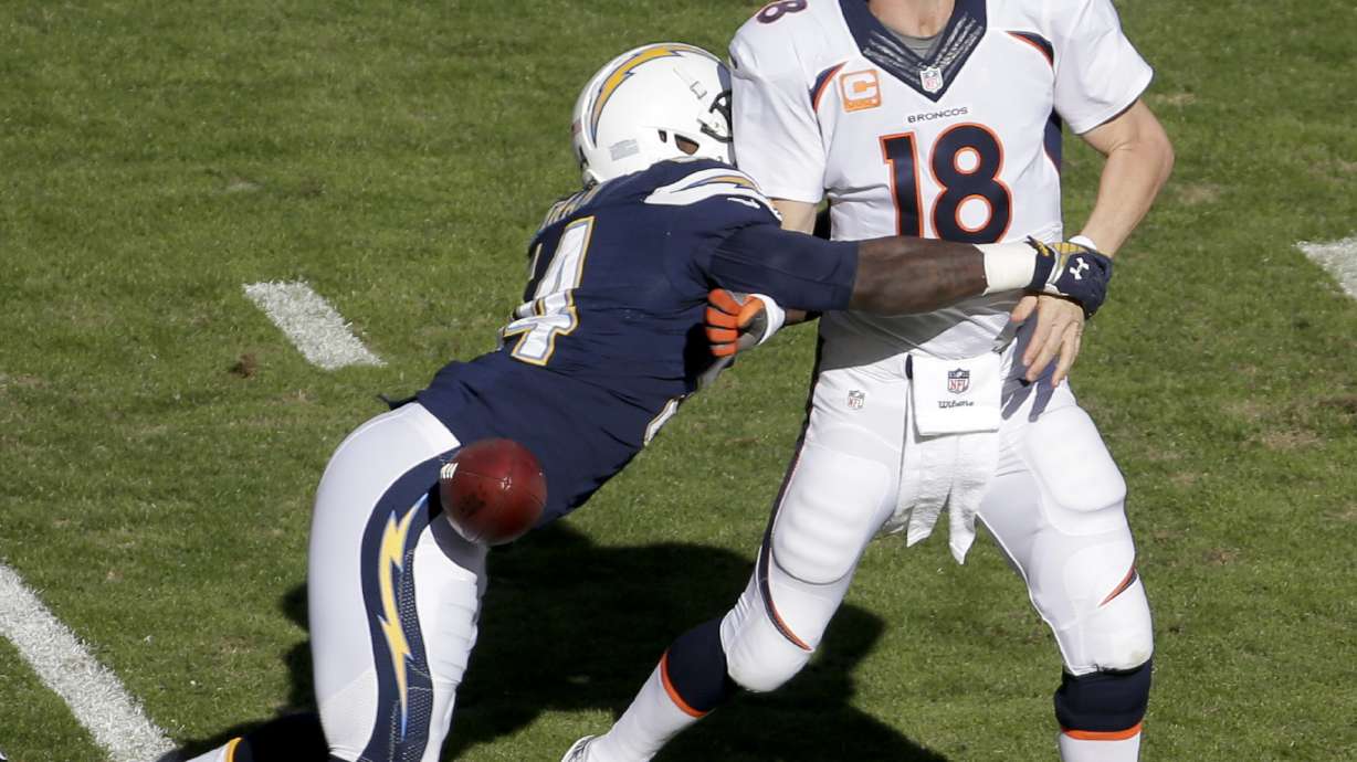 Manning has thigh injury, flu-like symptoms