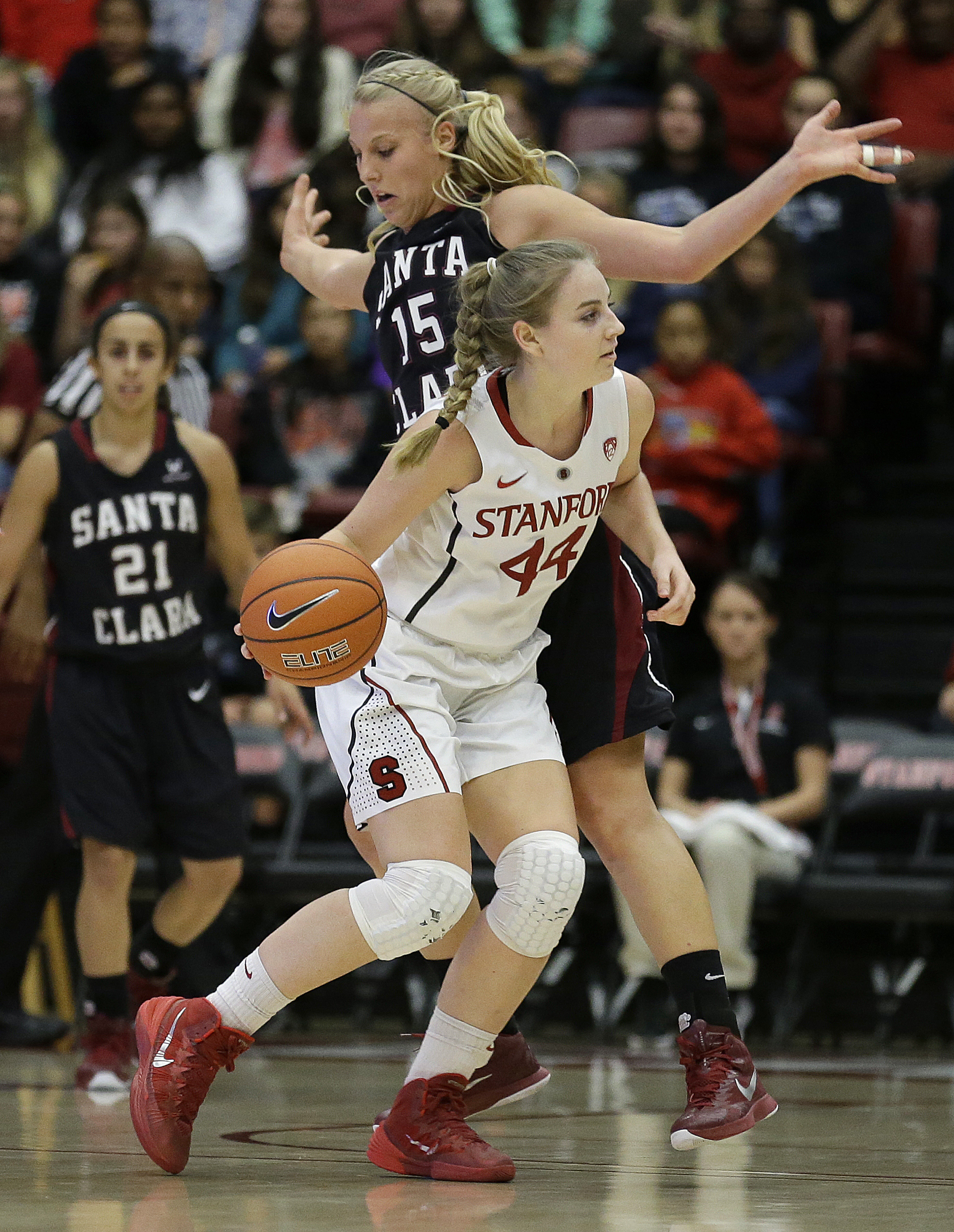 No. 7 Stanford women roll past Santa Clara 82-43
