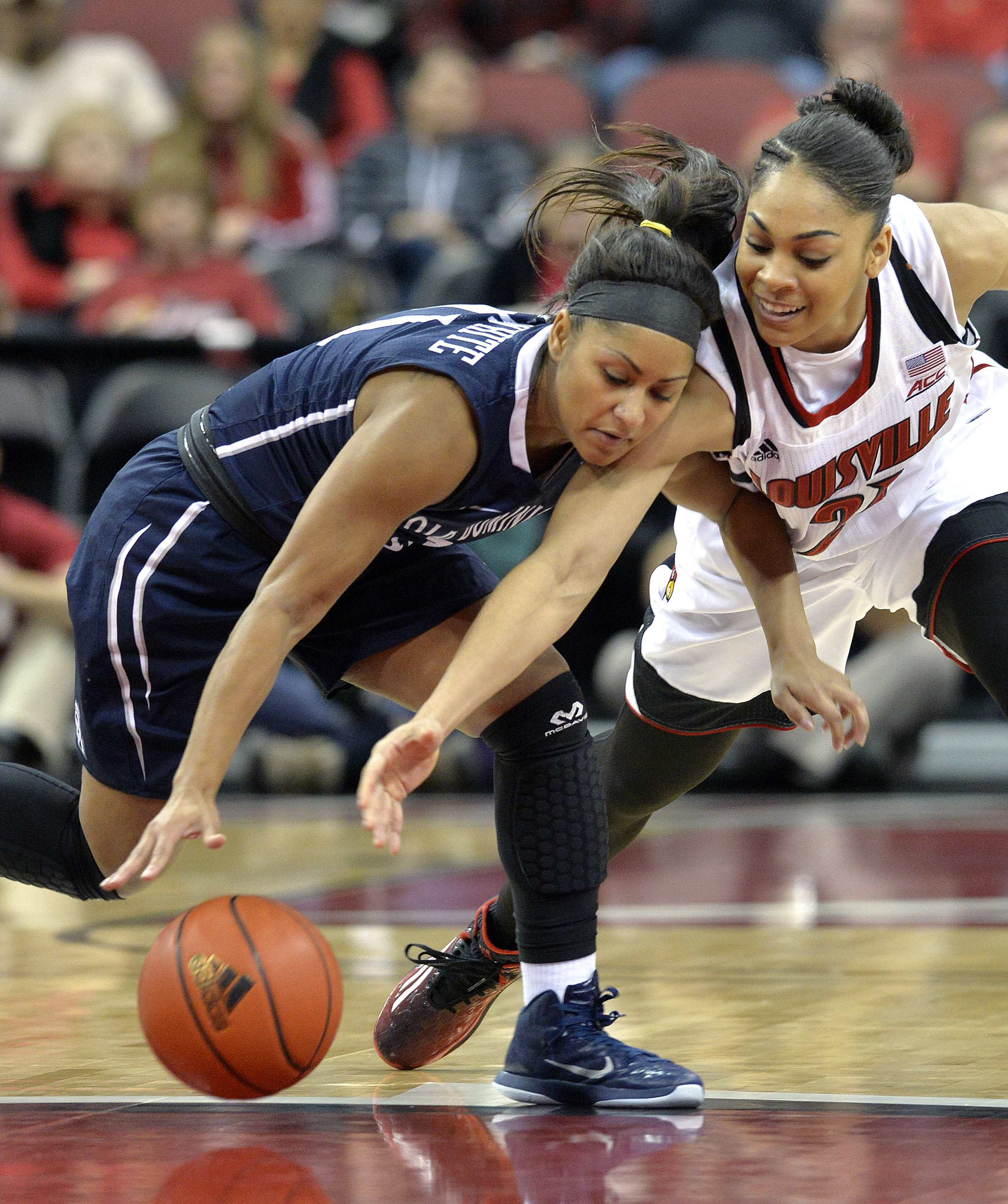 No. 10 Louisville women rout Old Dominion 100-46