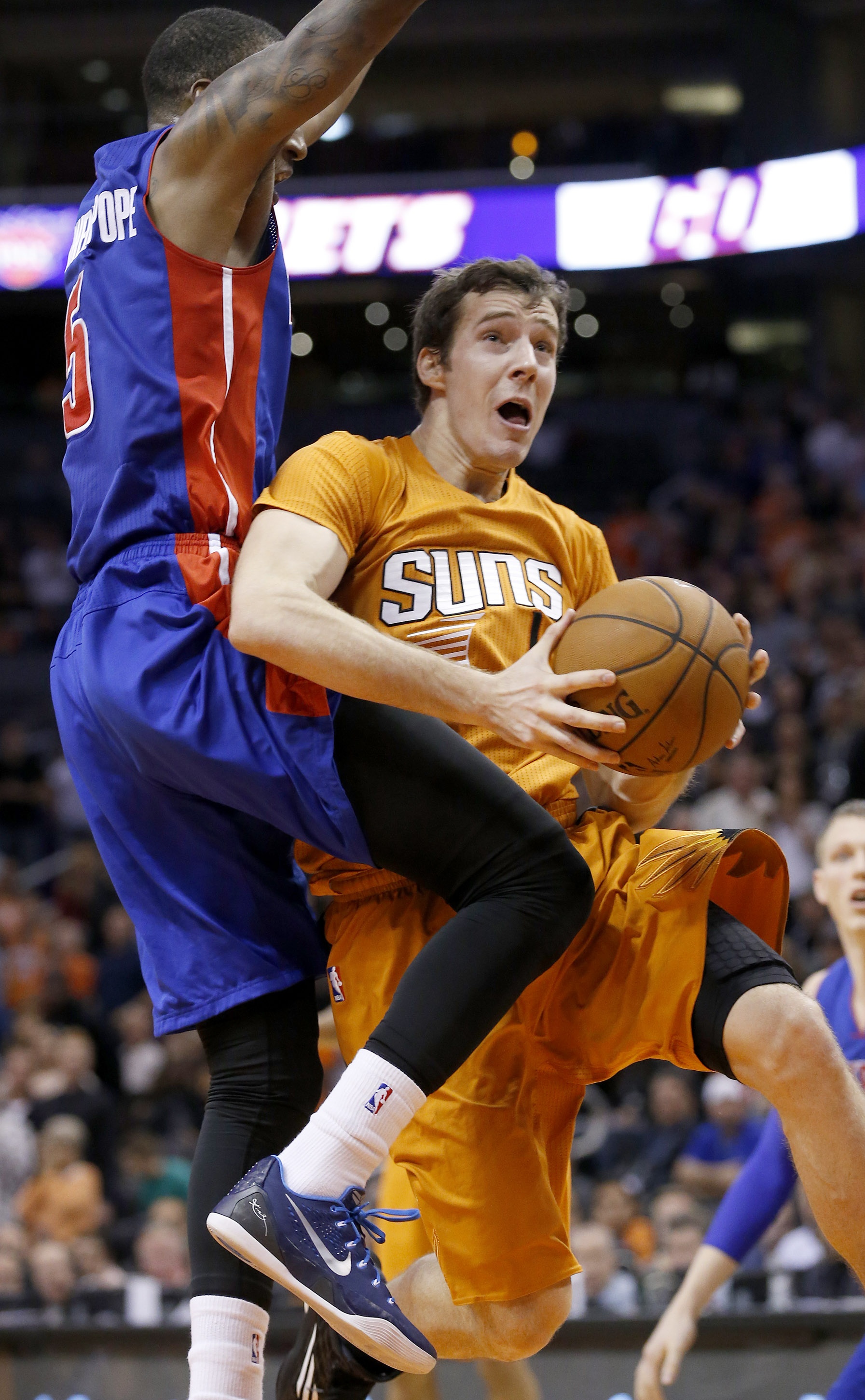 Suns guard Dragic sits out against Bucks