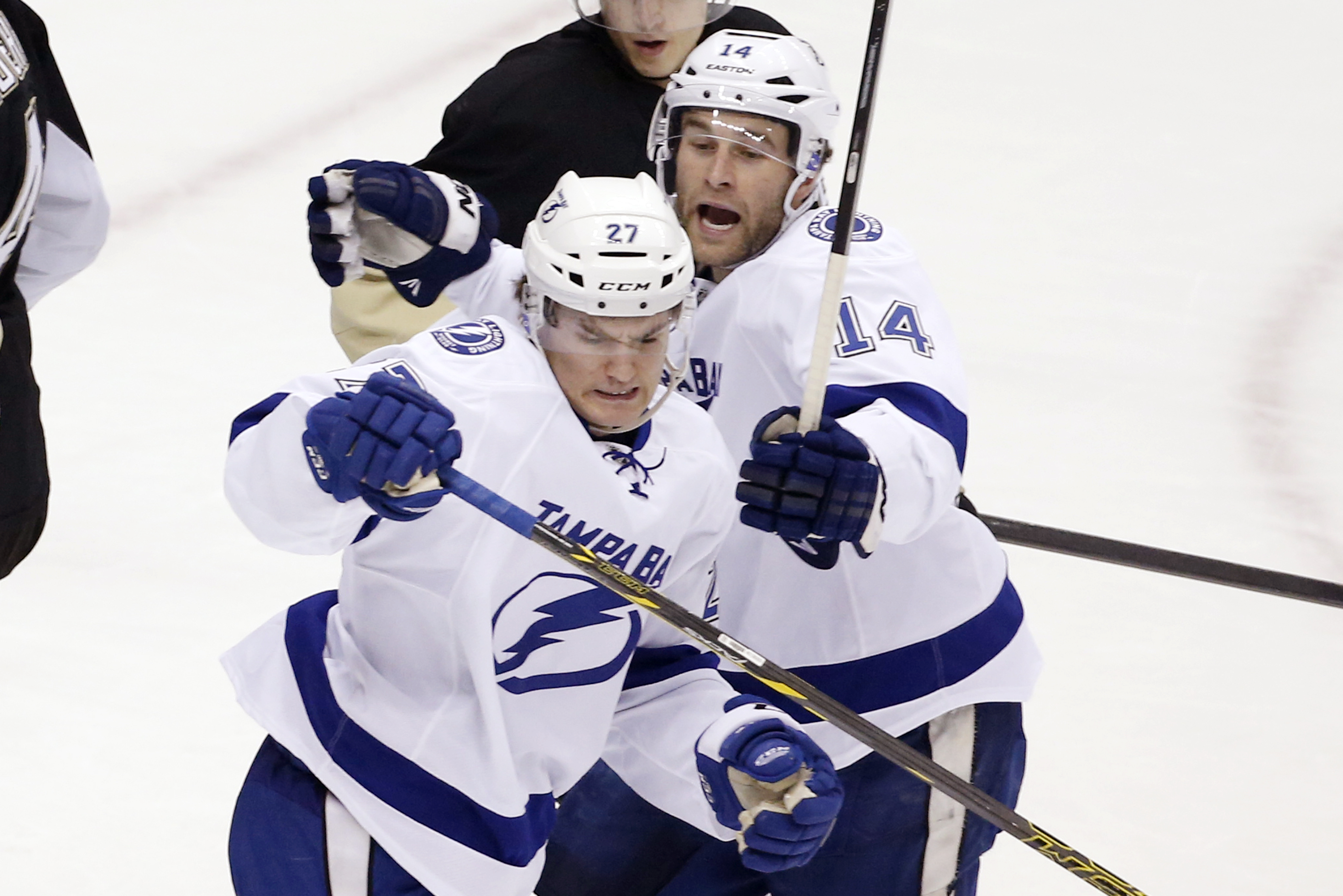 Penguins use rookies, Fleury to top Lightning 4-2