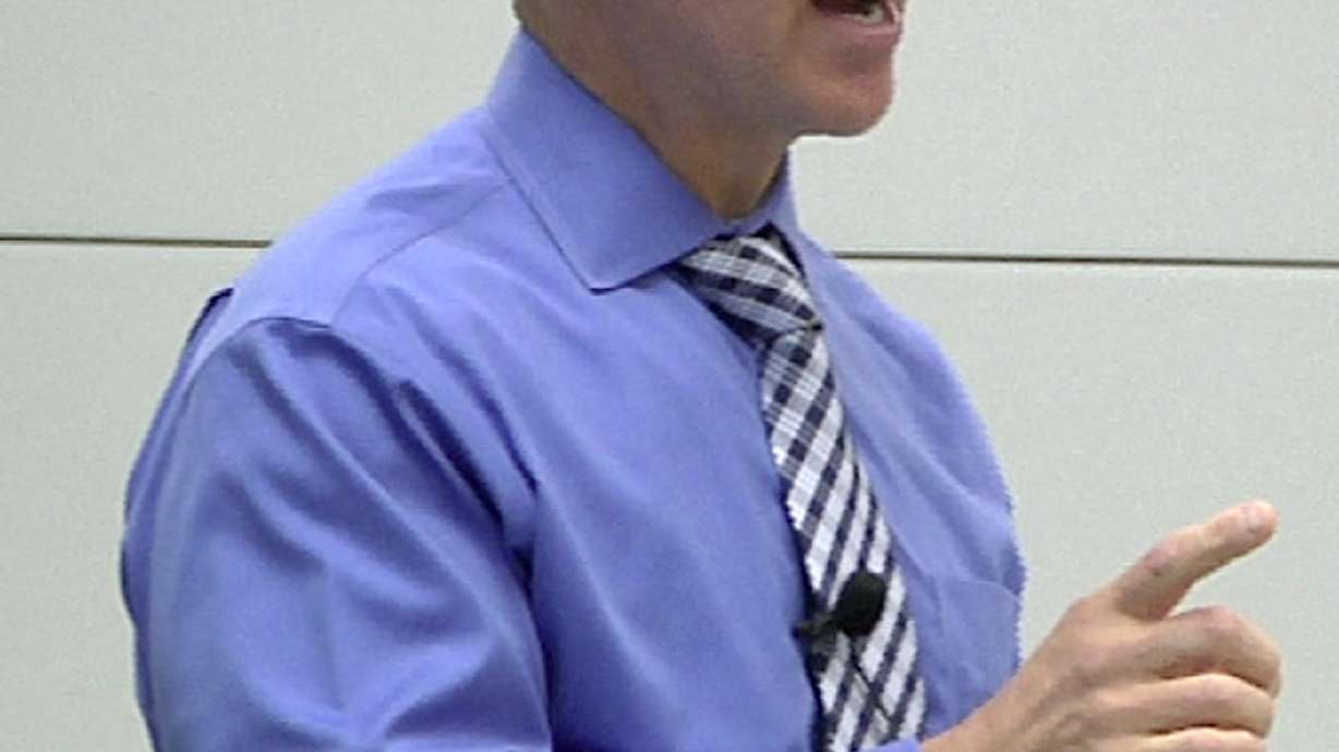 Retired officer gives autism safety talk across US