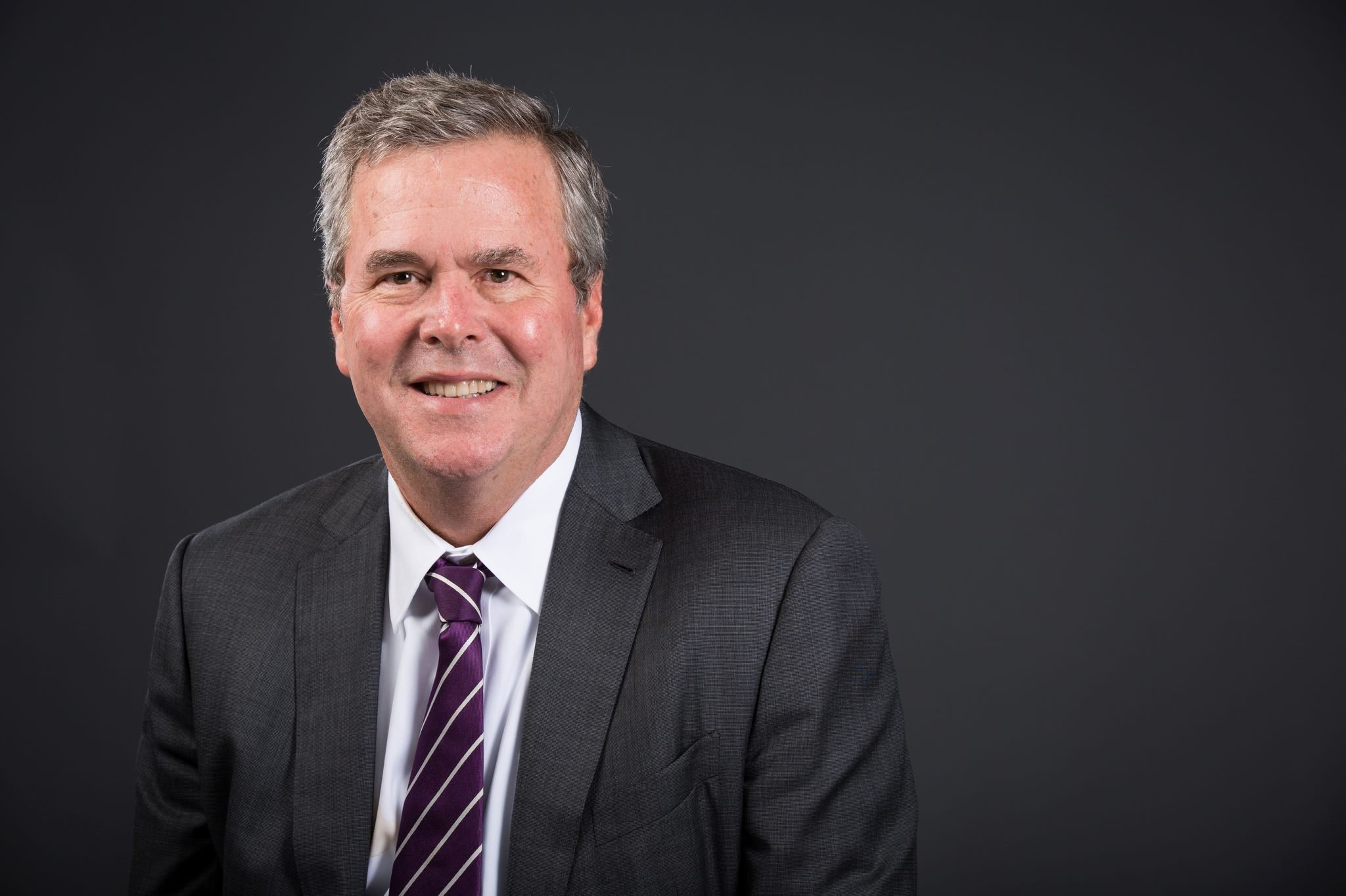 Bush has slight lead in new 2016 poll