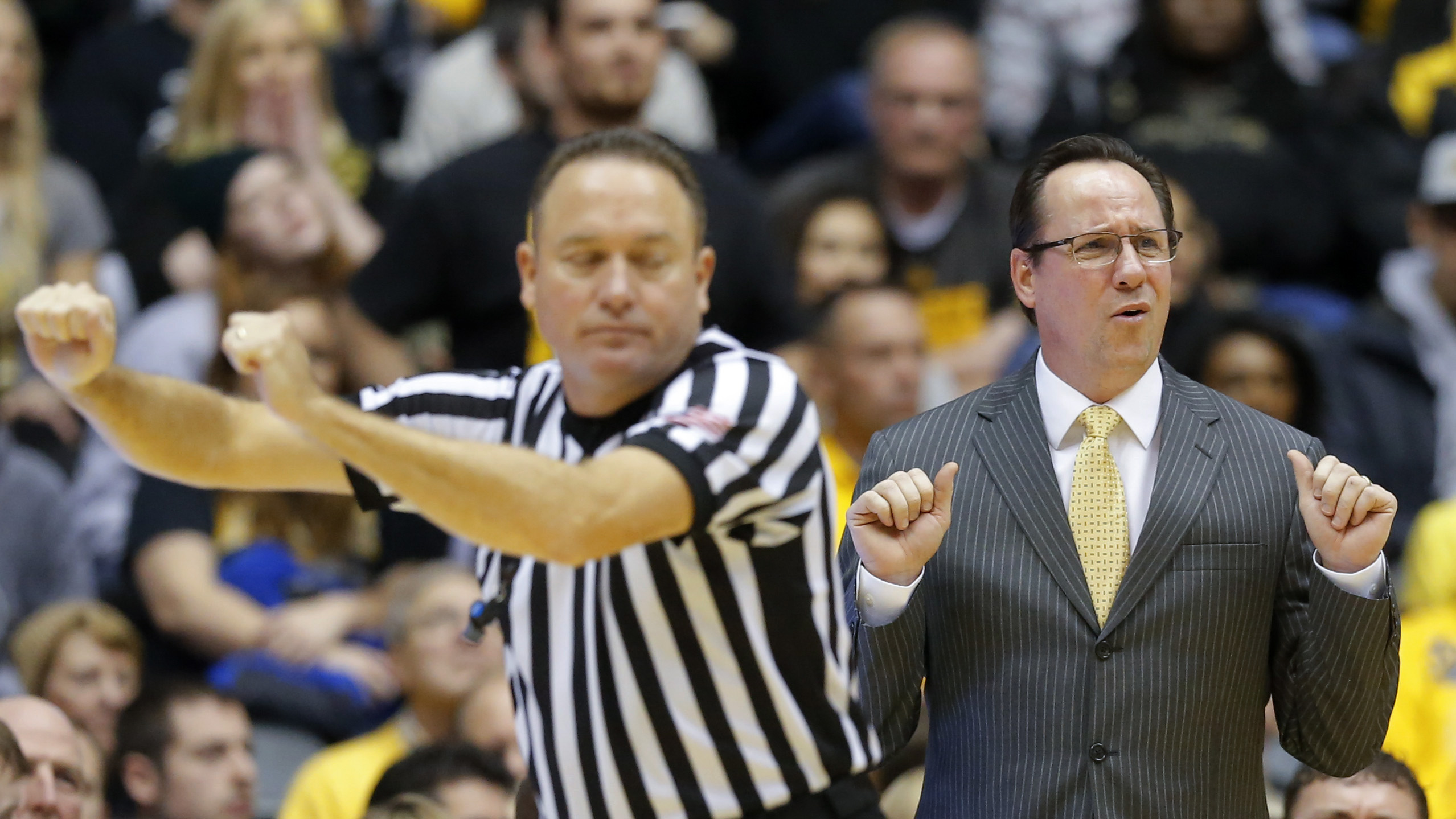 Carter leads No. 11 Wichita St over Alabama 53-52