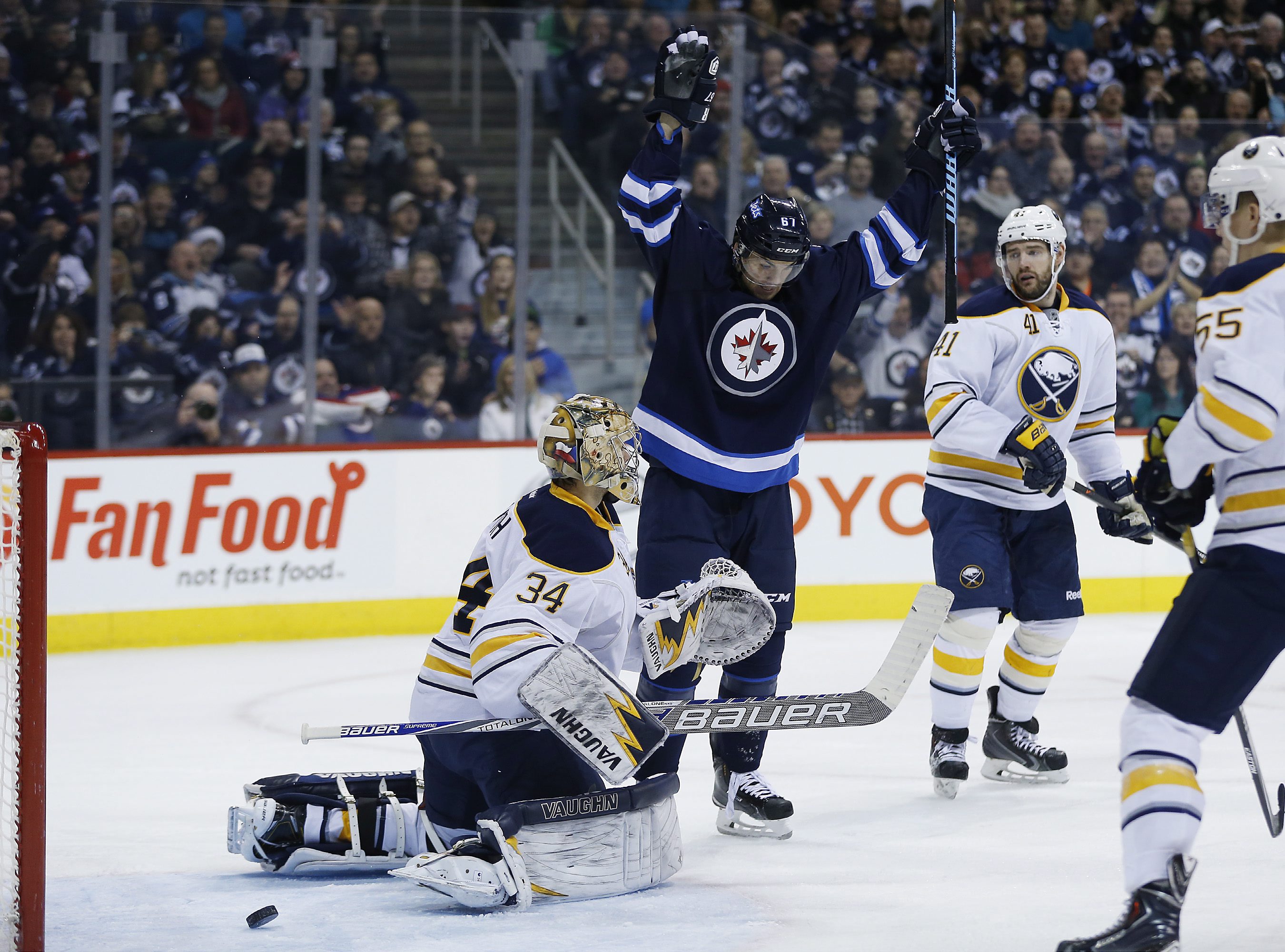 Scheifele scores 2 to help Jets stop Sabres, 5-1