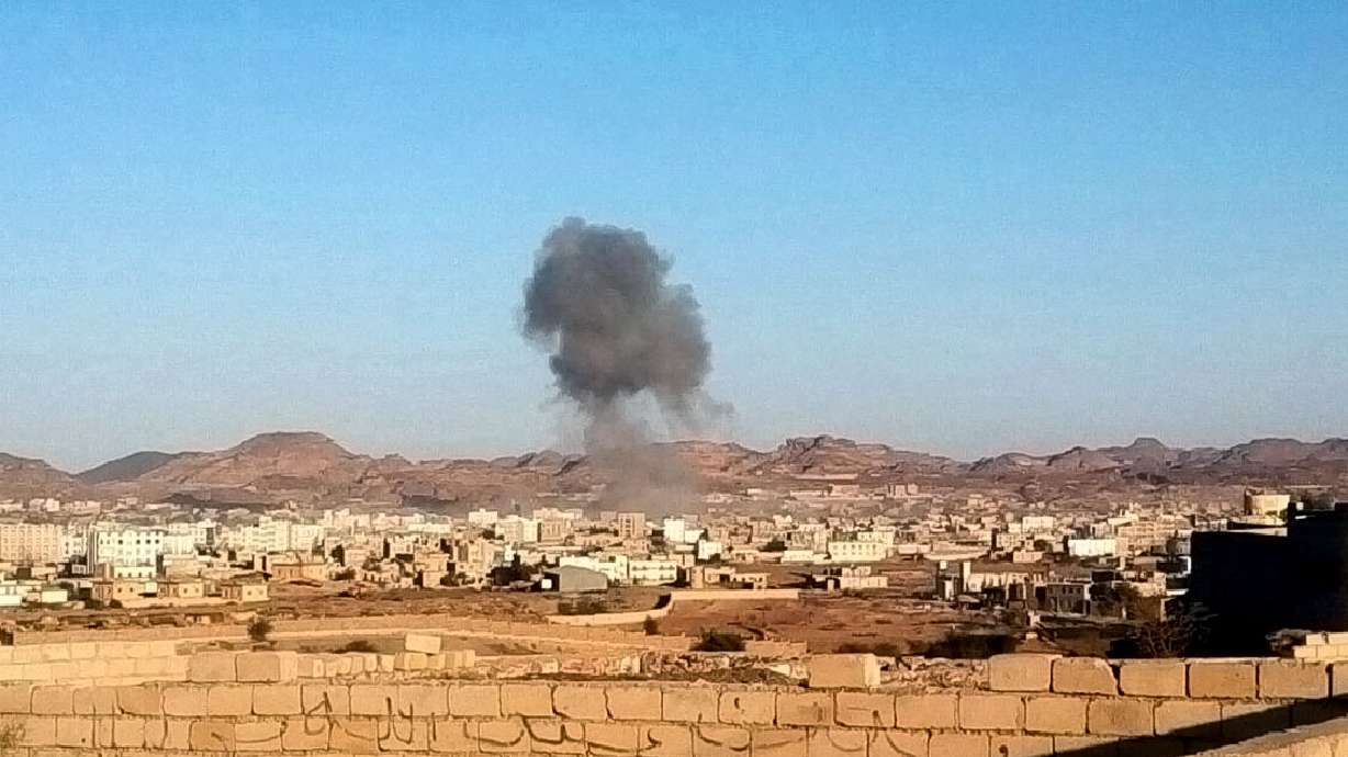 Yemen's Shiite rebels close port, storm newspaper