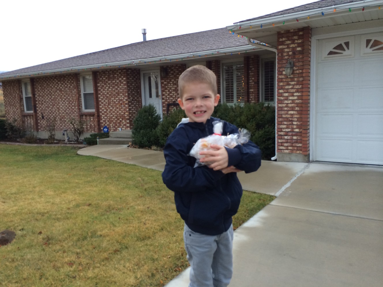 2nd-grader helps raise nearly $2K for teacher's sick husband