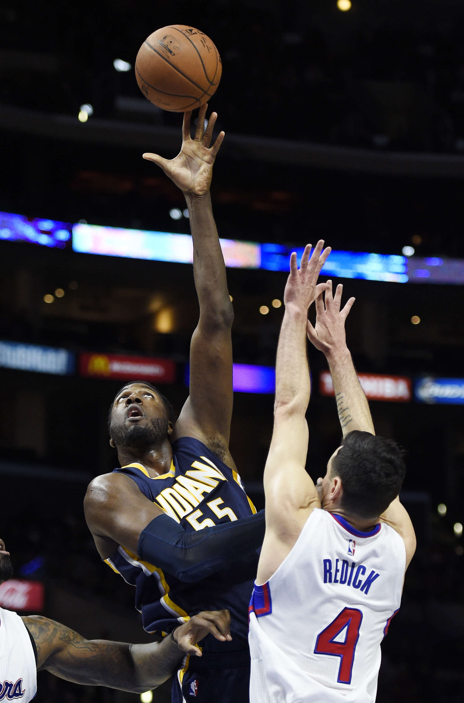 Clippers edge Pacers for 102-100 win