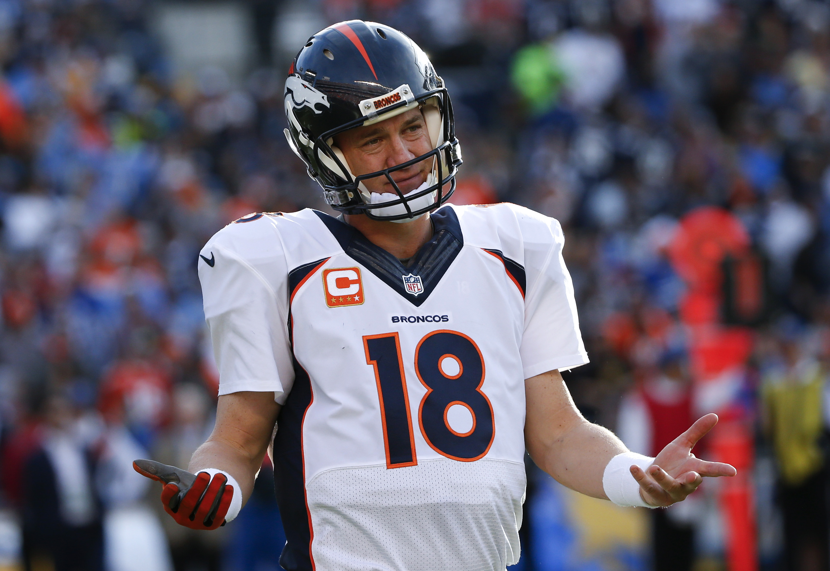 Manning limited at practice with thigh injury