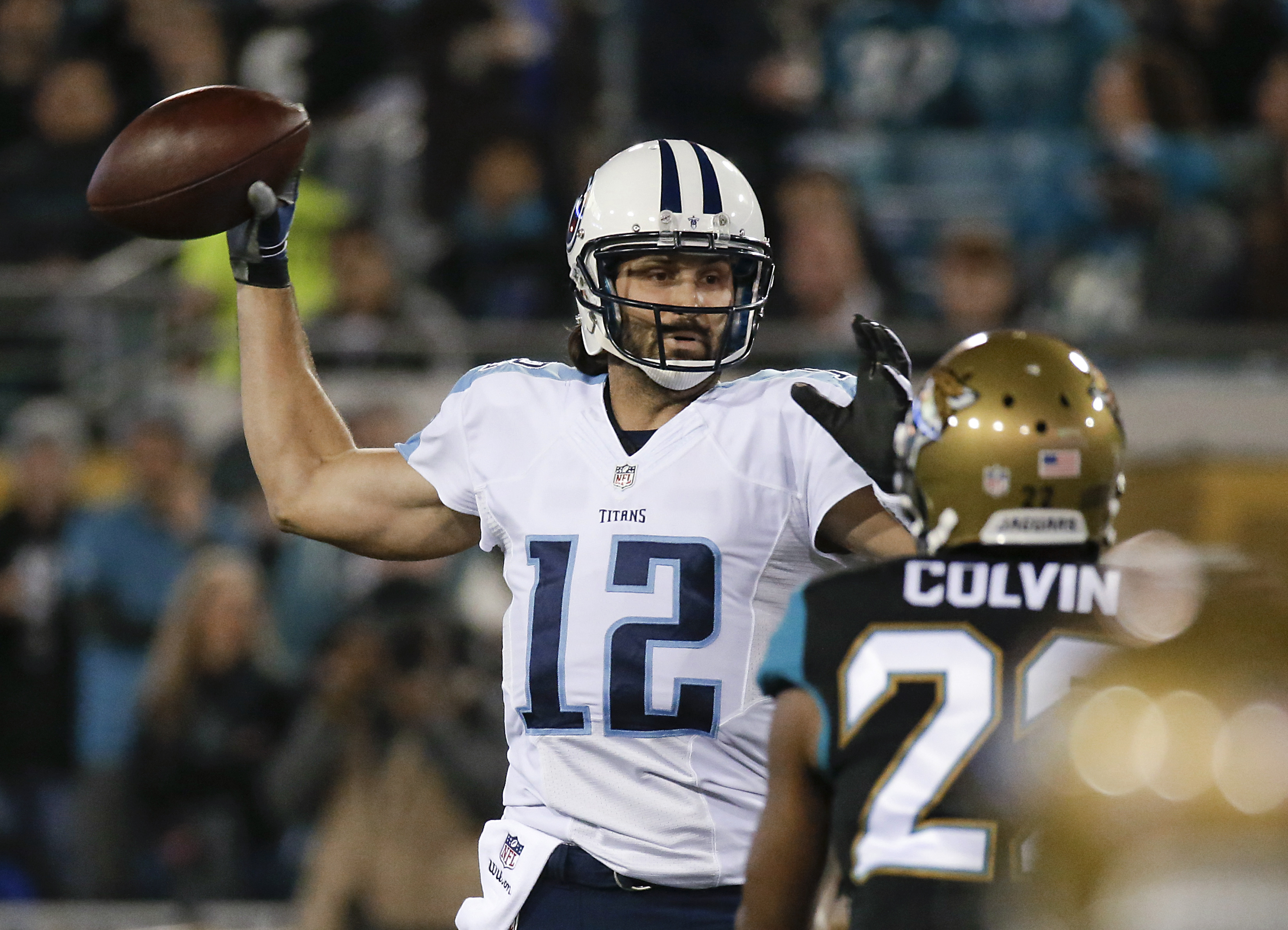 Titans cling to 10-7 lead over Jaguars at halftime