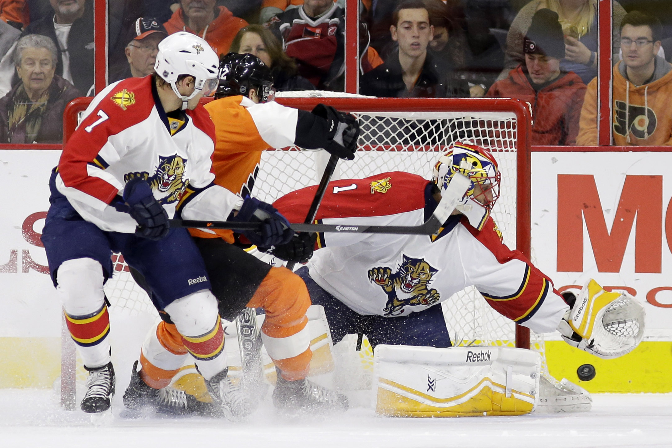Bolland gets winner in SO as Panthers beat Flyers