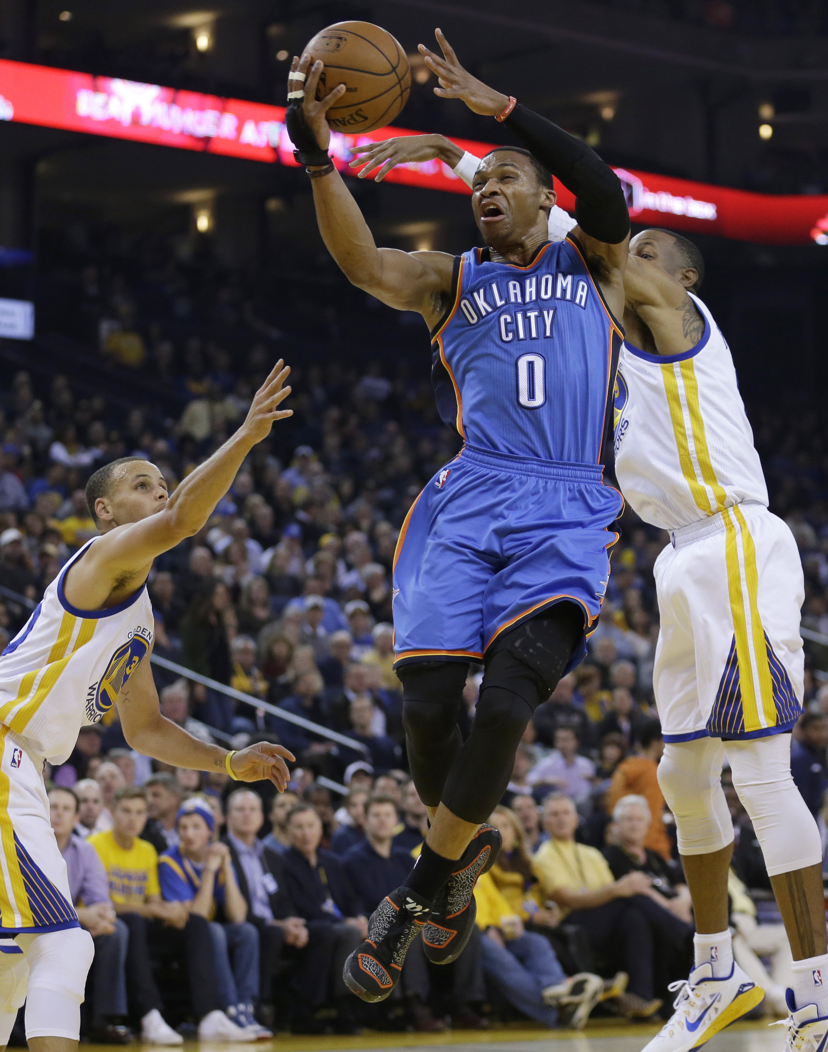 Warriors beat Thunder 114-109 after Durant injury