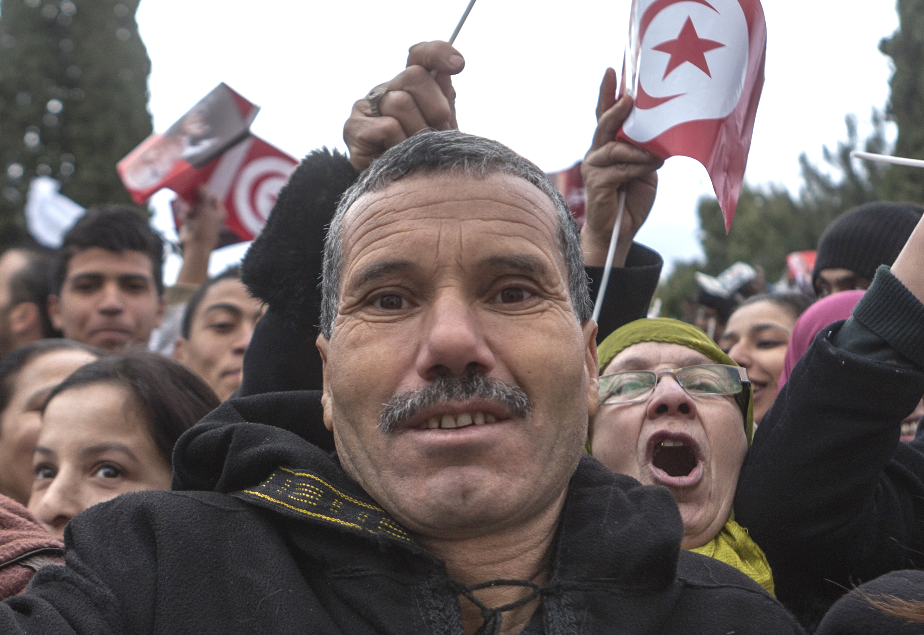 Essebsi narrow favorite to win Tunisian presidency