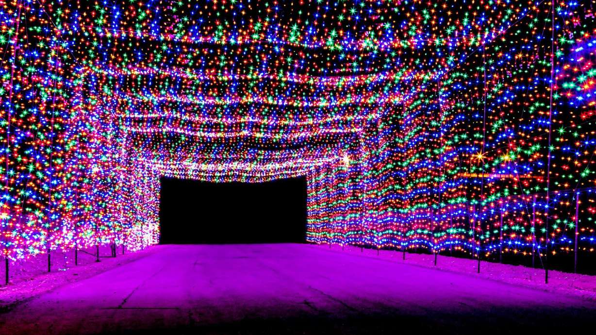 Best places to see Christmas lights in the U.S.
