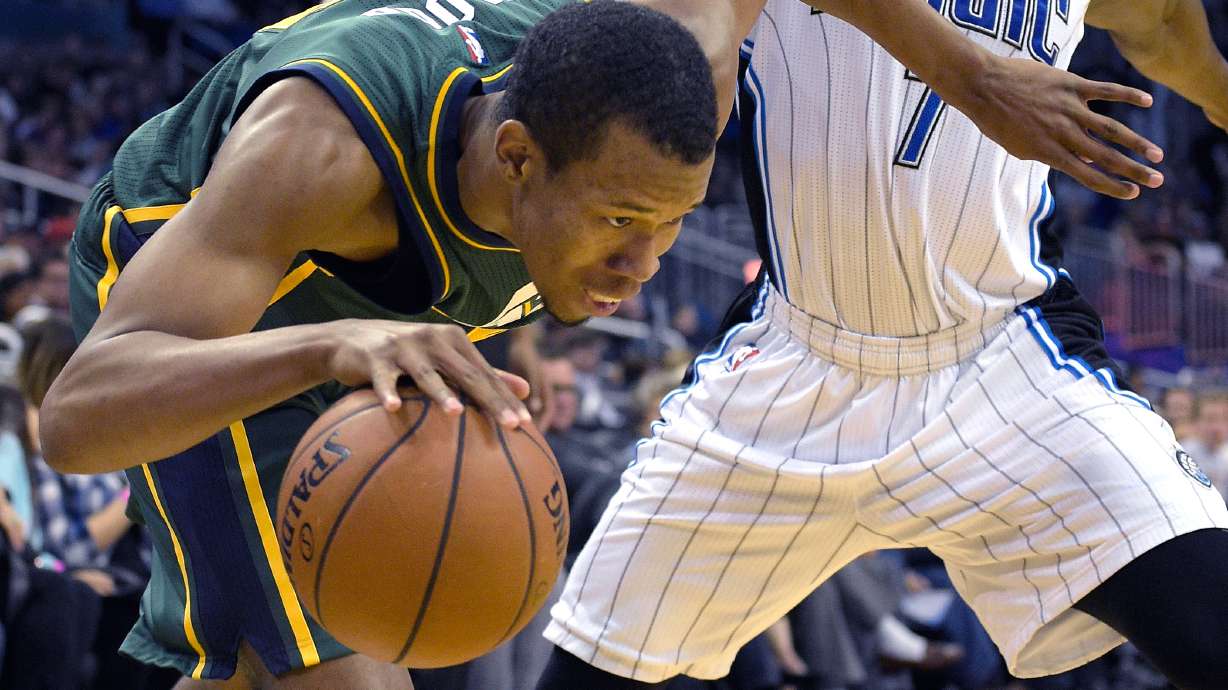 Favors, Hayward lead Jazz over Magic 101-94