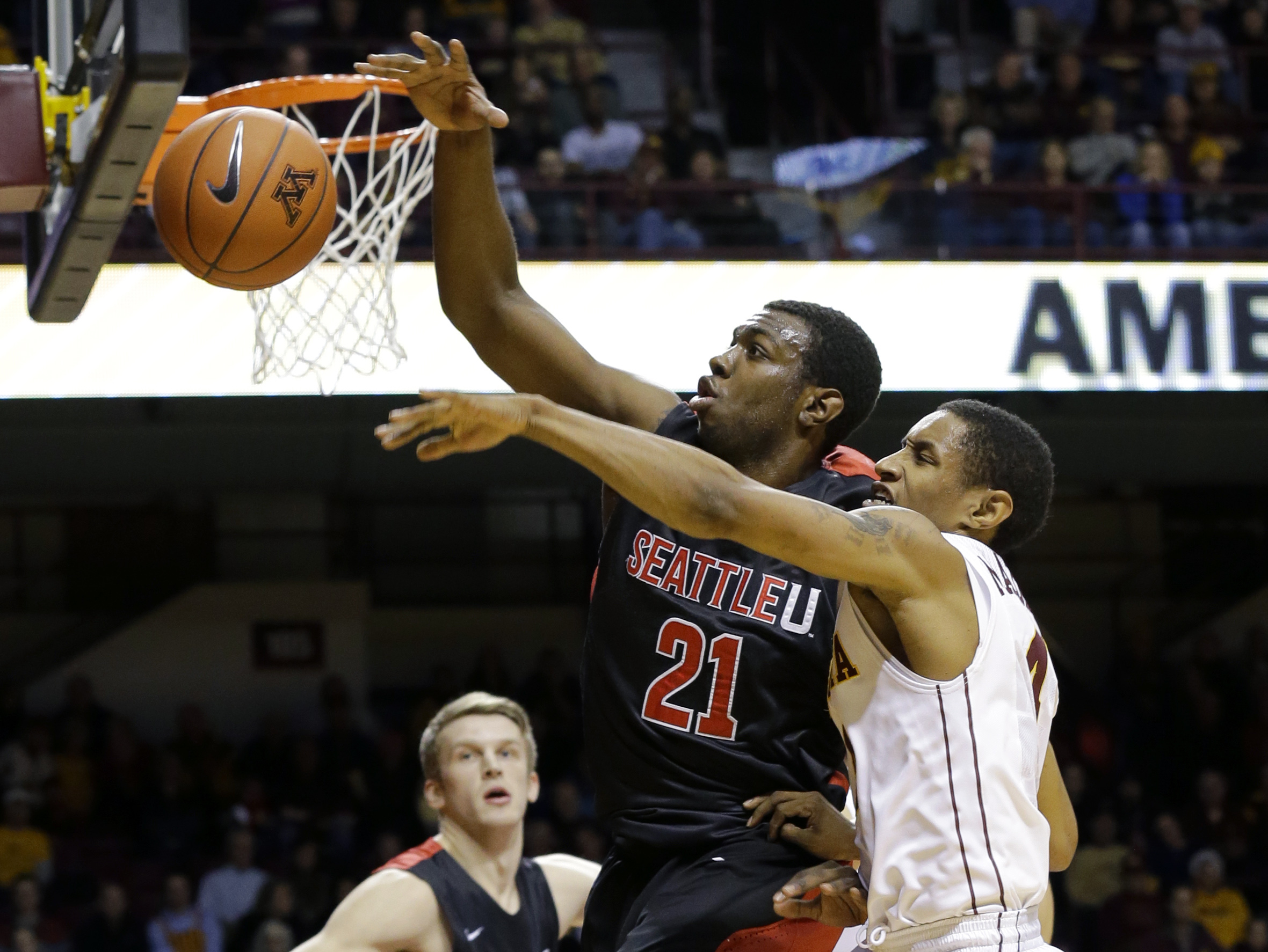 Morris, Minnesota beat Seattle 92-57