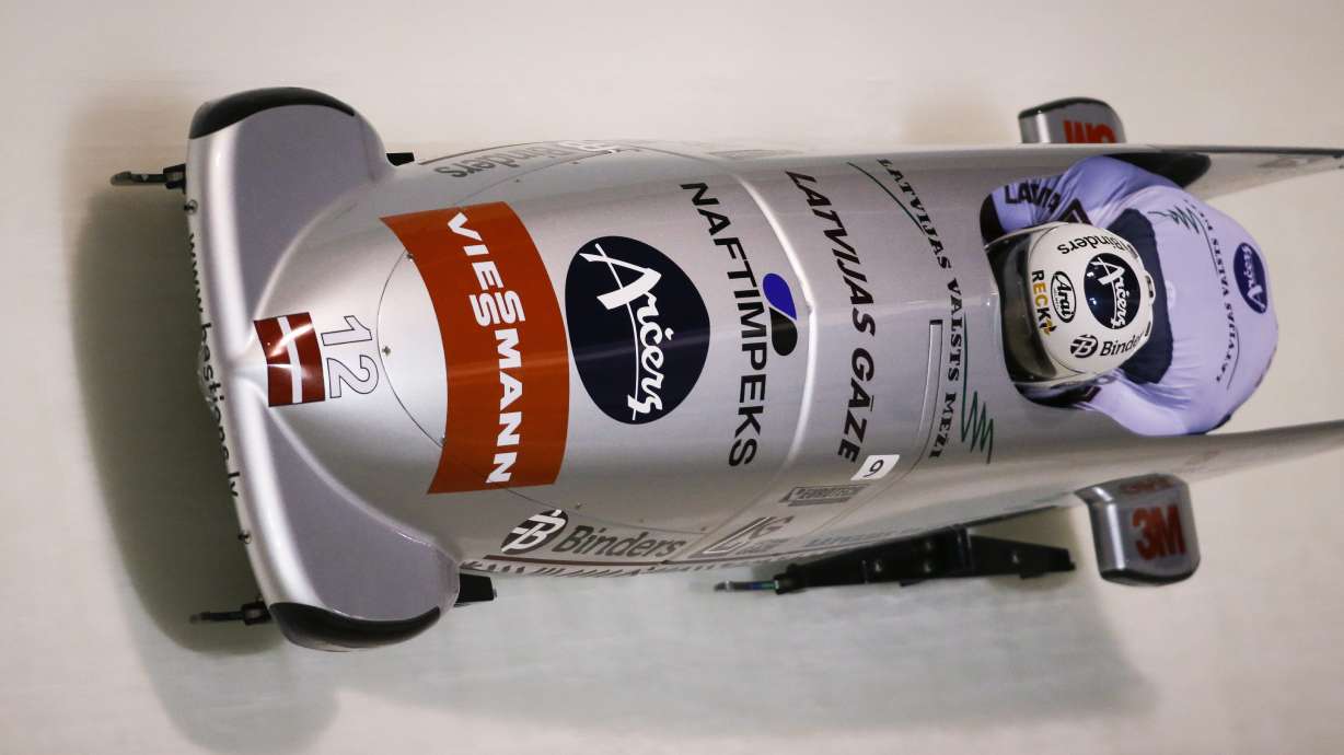 Latvia's Melbardis, Dreiskens win bobsled race